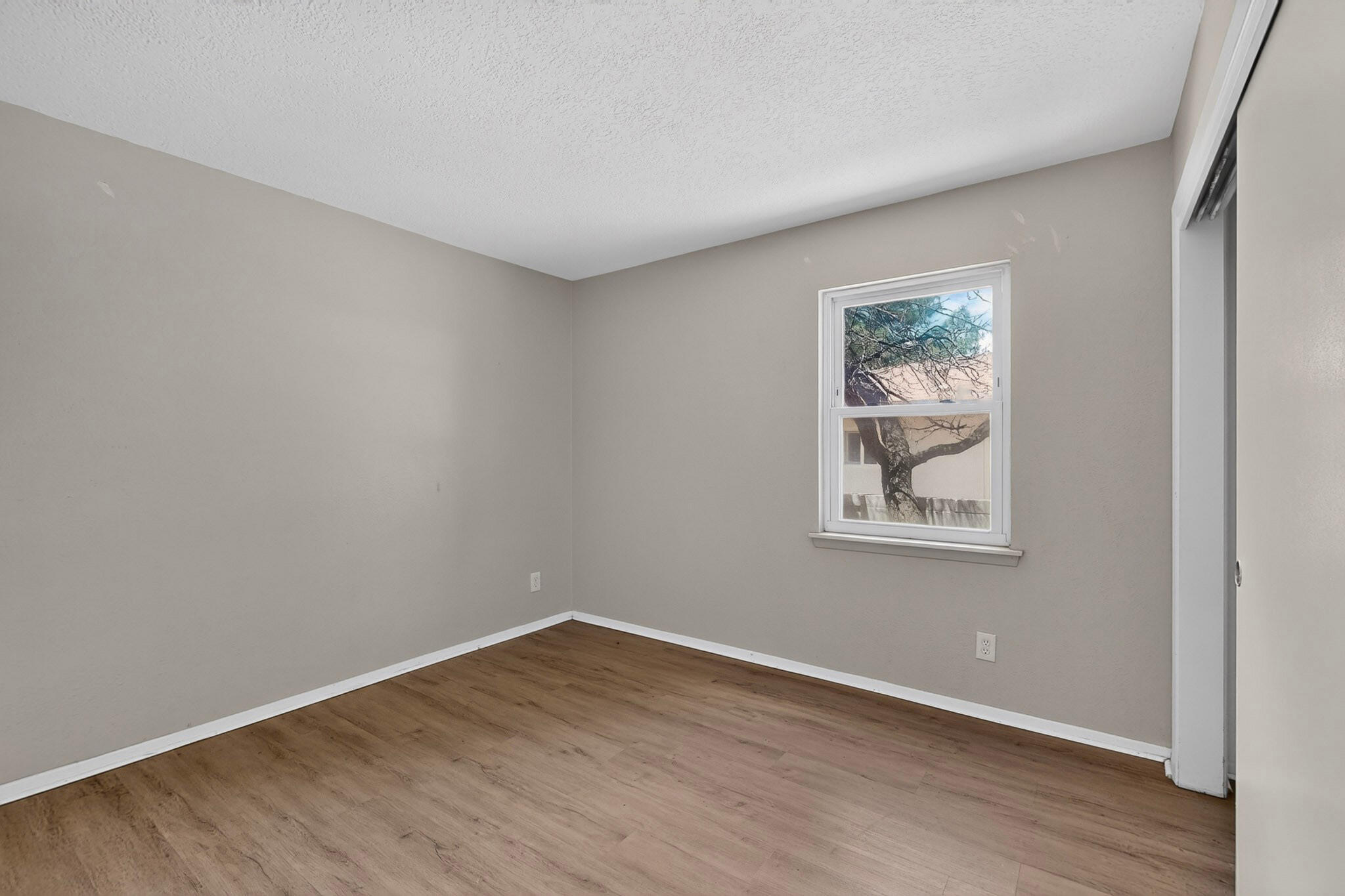 Photo 20 — 8217 NORTHRIDGE Avenue NE