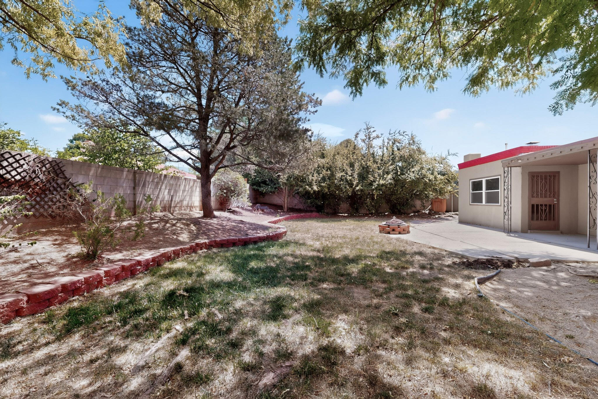 Photo 8 — 8217 NORTHRIDGE Avenue NE