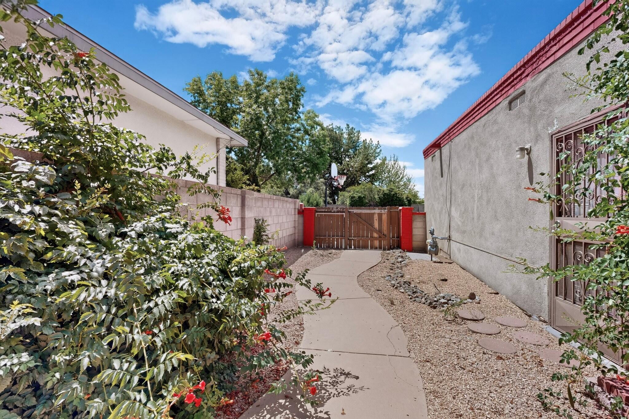 Photo 5 — 8217 NORTHRIDGE Avenue NE