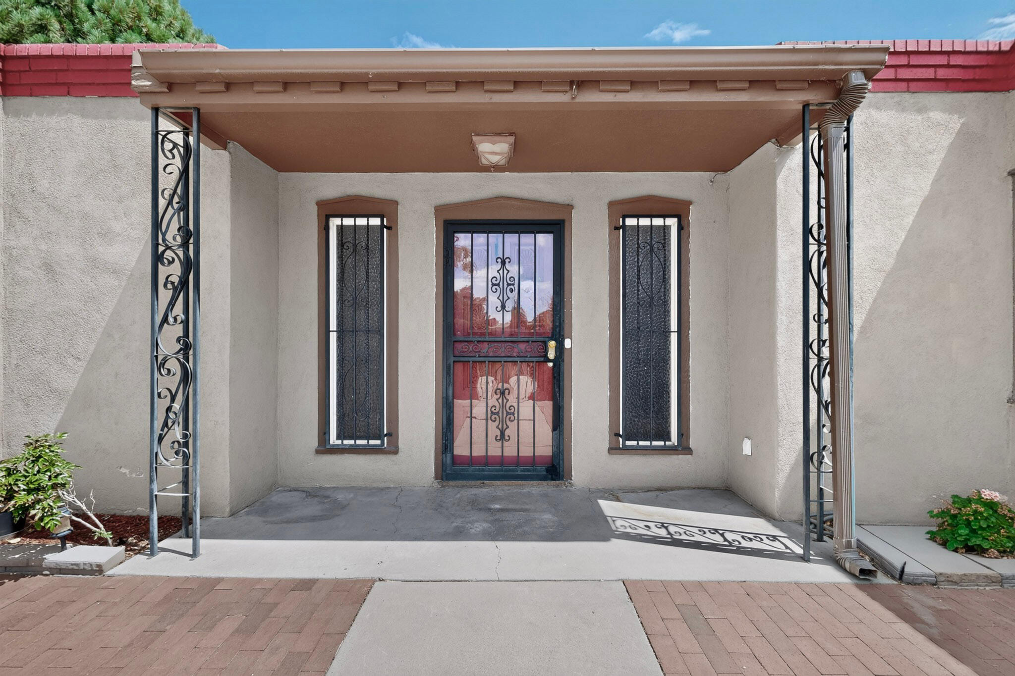 Photo 2 — 8217 NORTHRIDGE Avenue NE