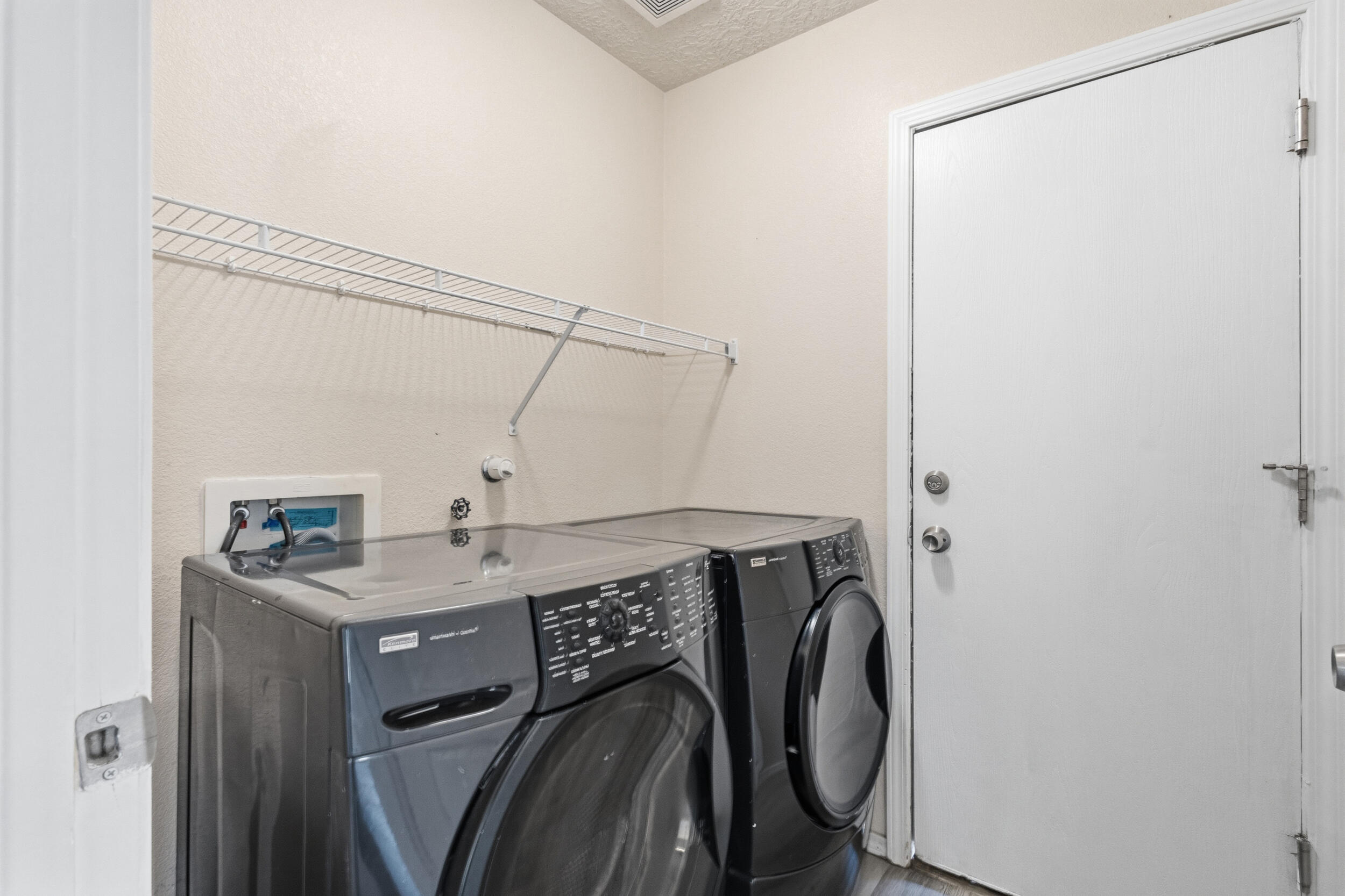 Photo 4 — 3319 Prairie Ridge Street SW