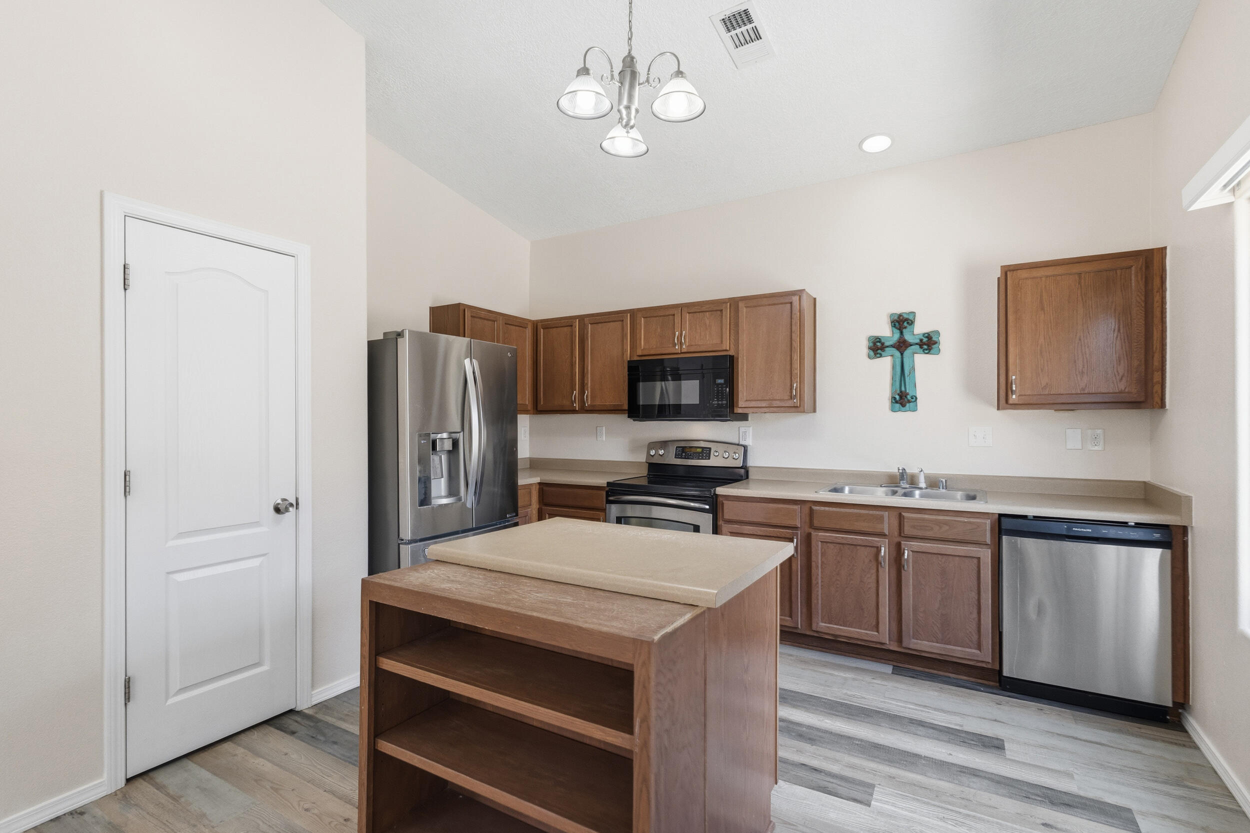 Photo 18 — 3319 Prairie Ridge Street SW