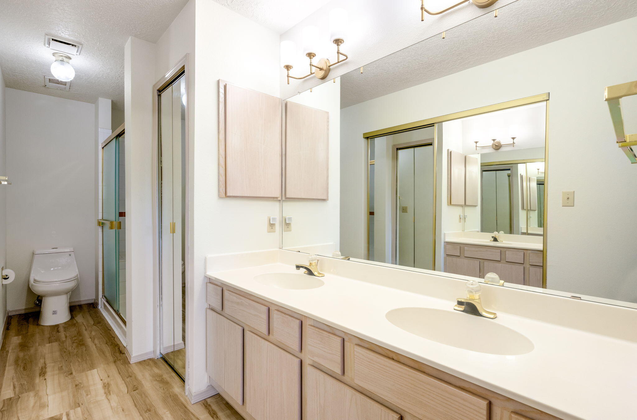 Photo 2 — 827 Country Club Drive SE APT 2B