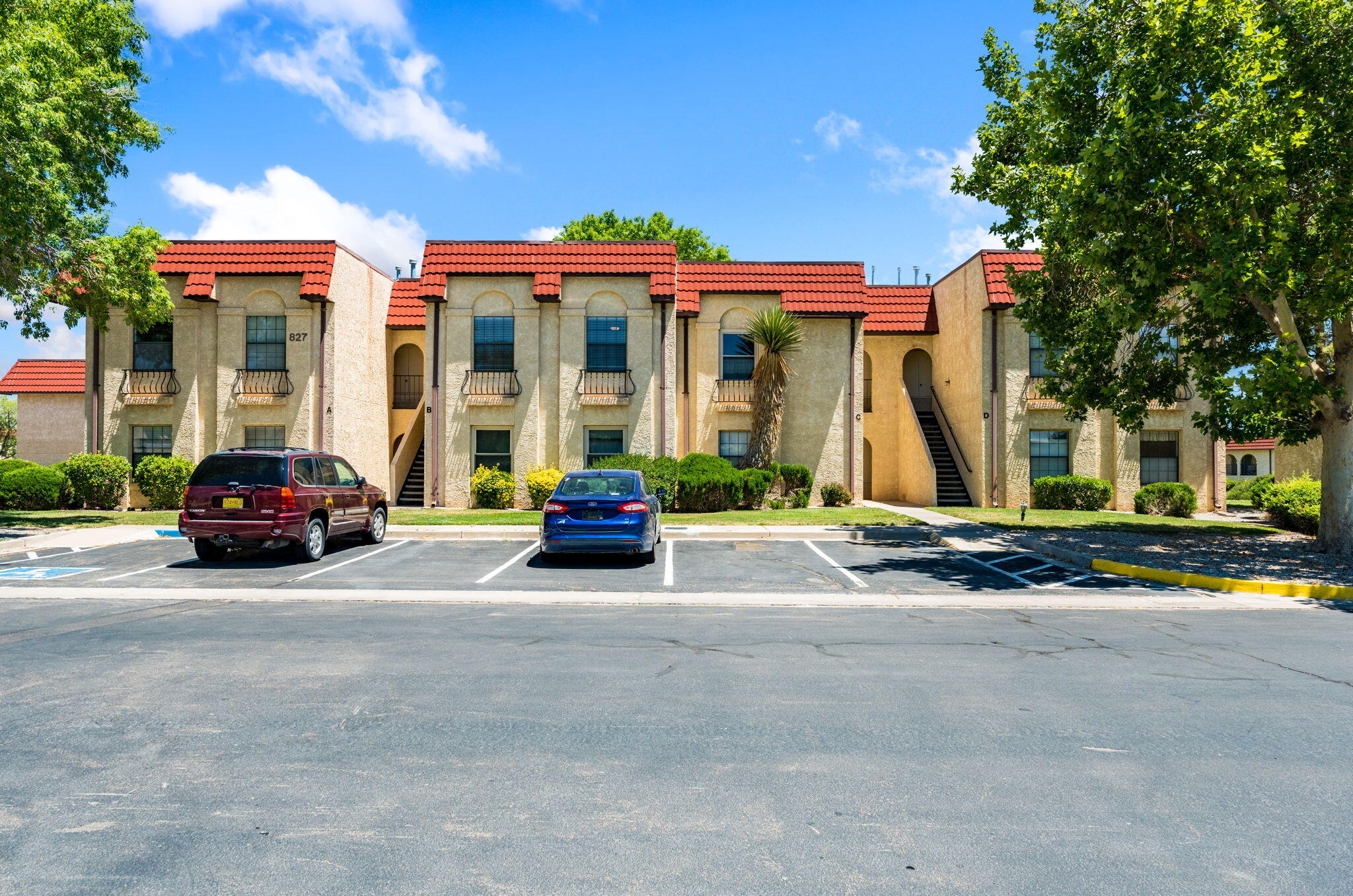 Photo 17 — 827 Country Club Drive SE APT 2B