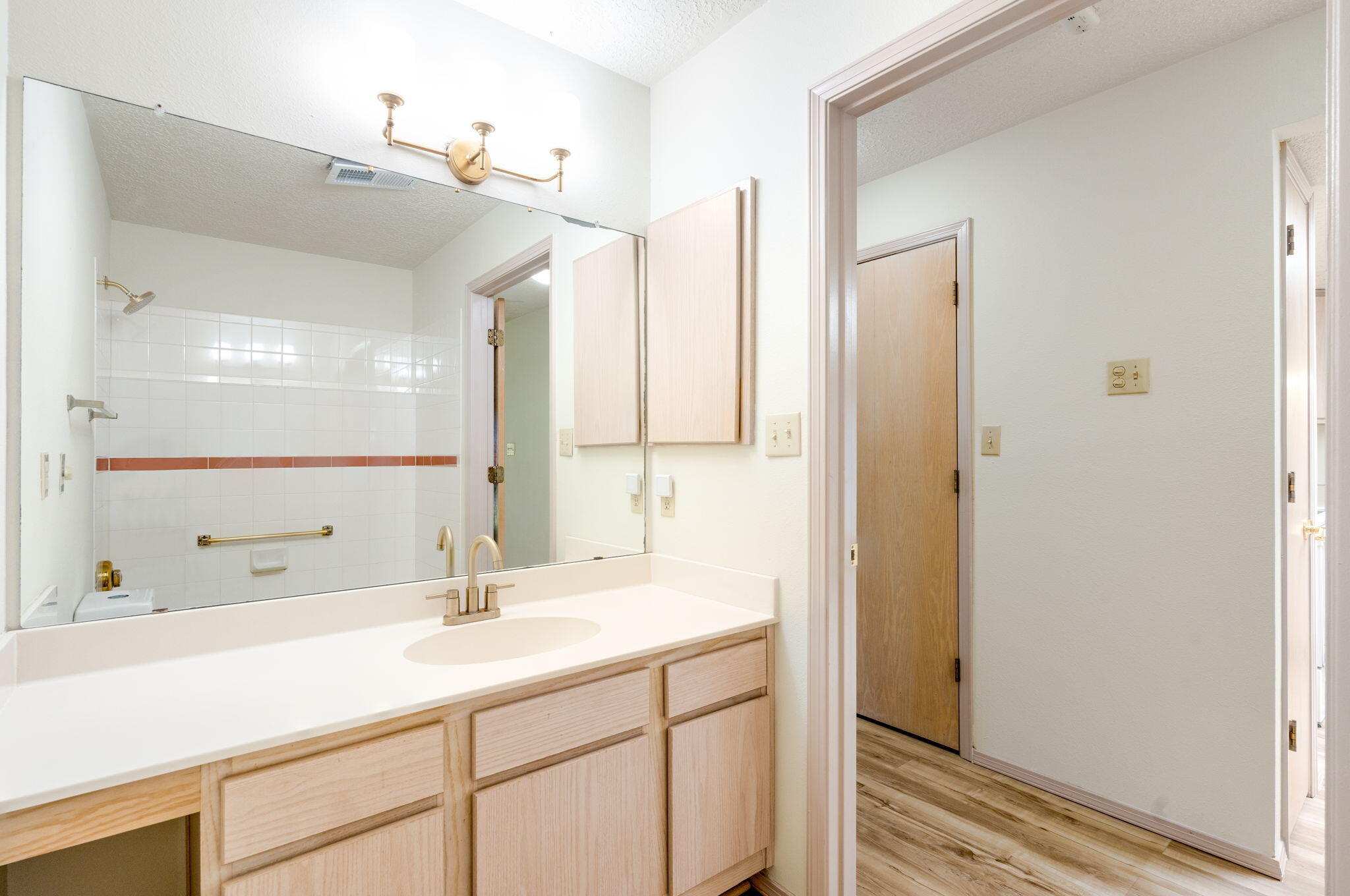 Photo 5 — 827 Country Club Drive SE APT 2B