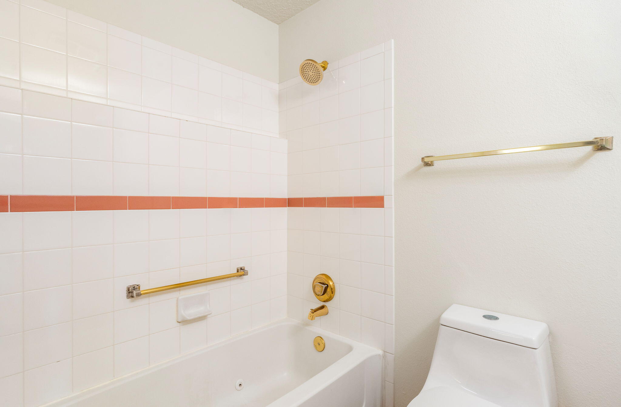 Photo 6 — 827 Country Club Drive SE APT 2B