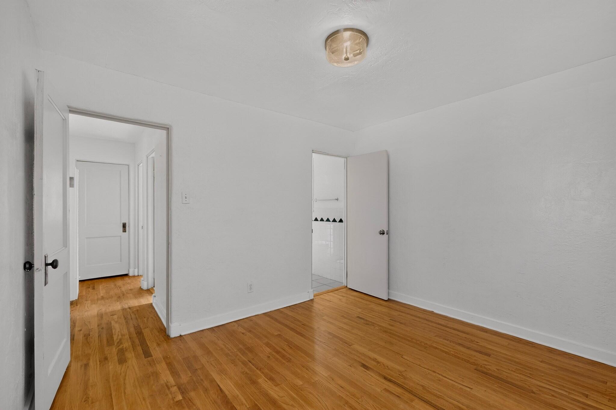 Photo 9 — 423 Alcazar Street NE