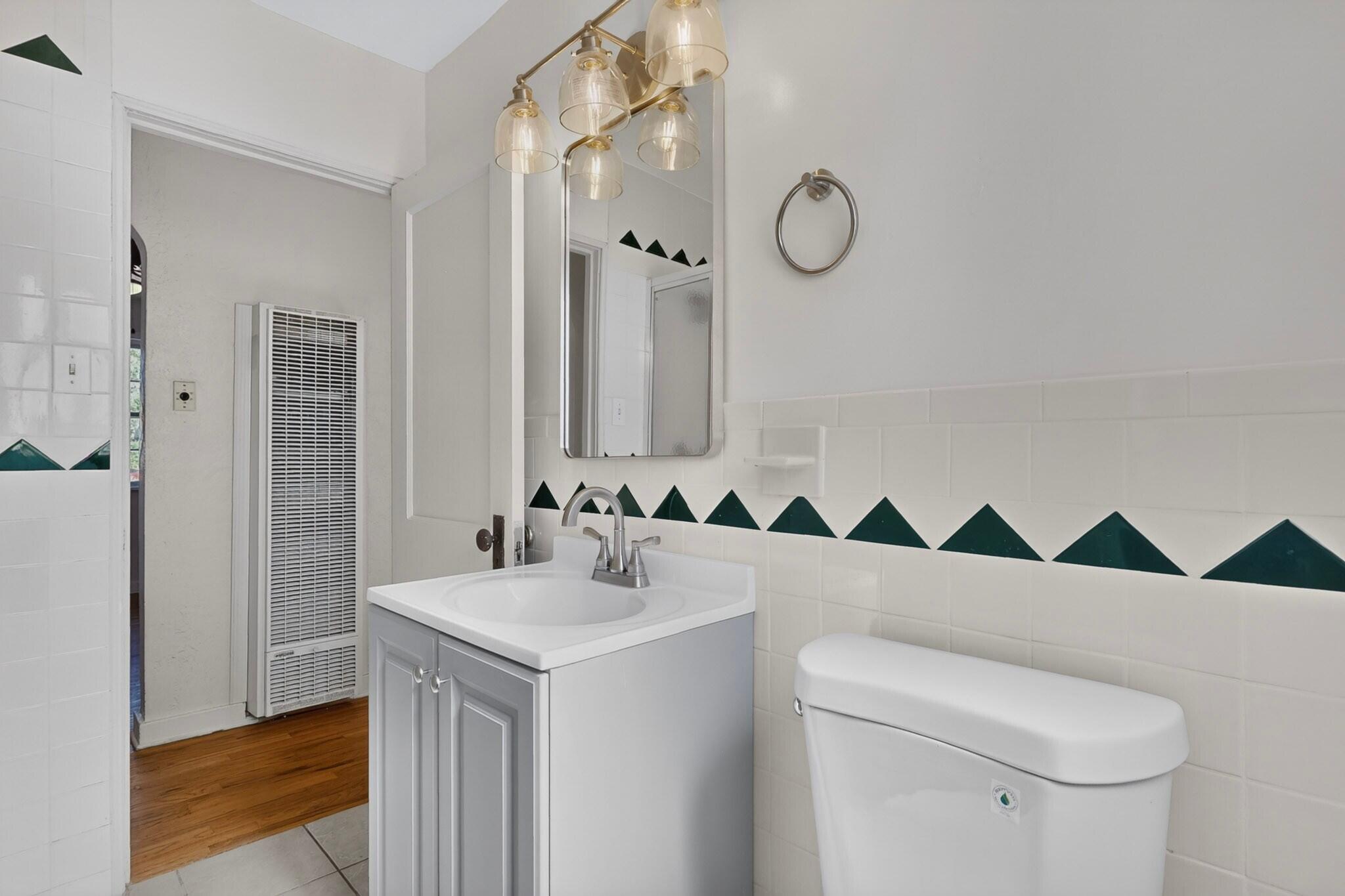 Photo 12 — 423 Alcazar Street NE
