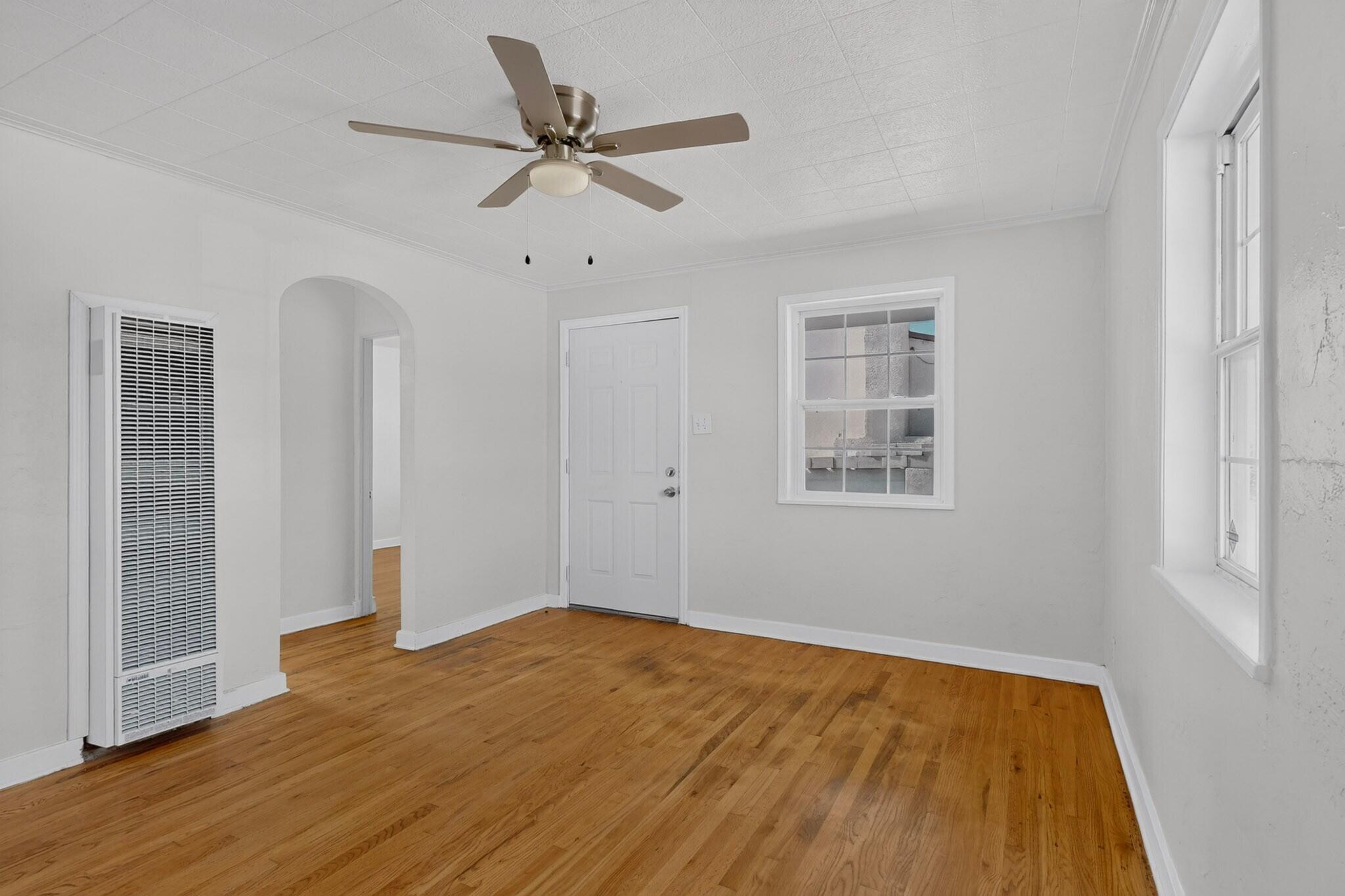 Photo 20 — 423 Alcazar Street NE