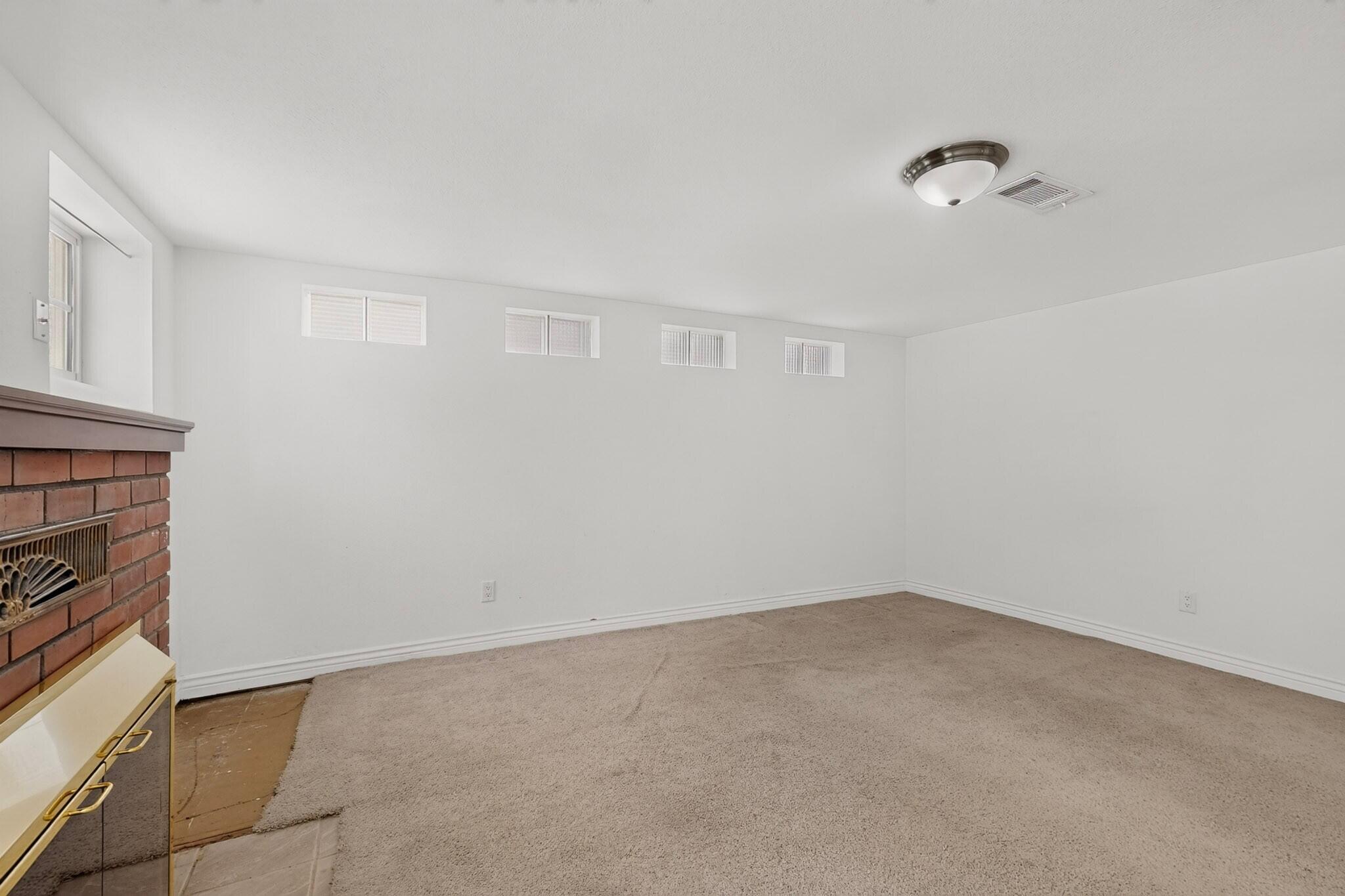 Photo 19 — 1022 Vassar Drive NE