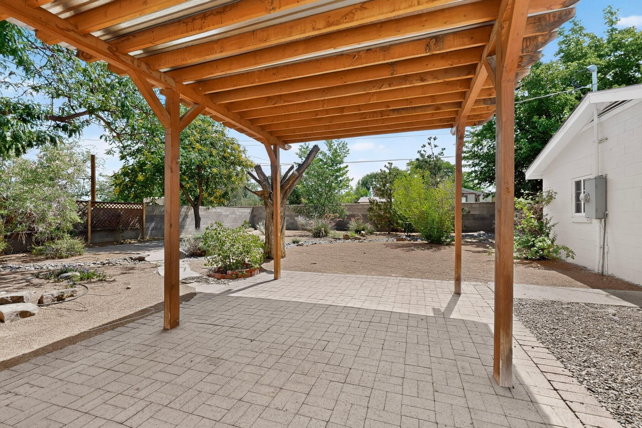 Photo 15 — 1022 Vassar Drive NE