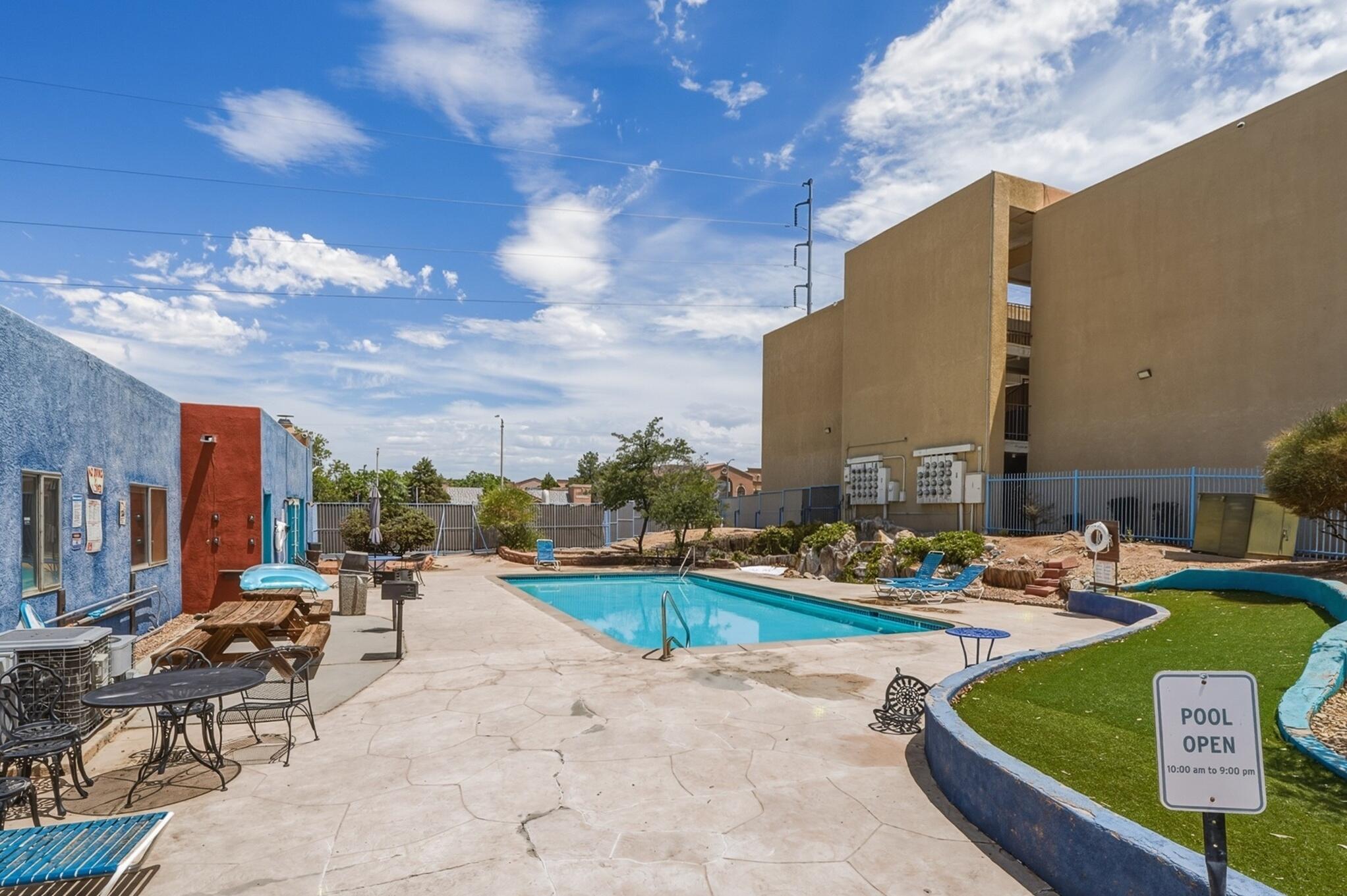 Photo 2 — 4200 Montgomery Boulevard NE 314
