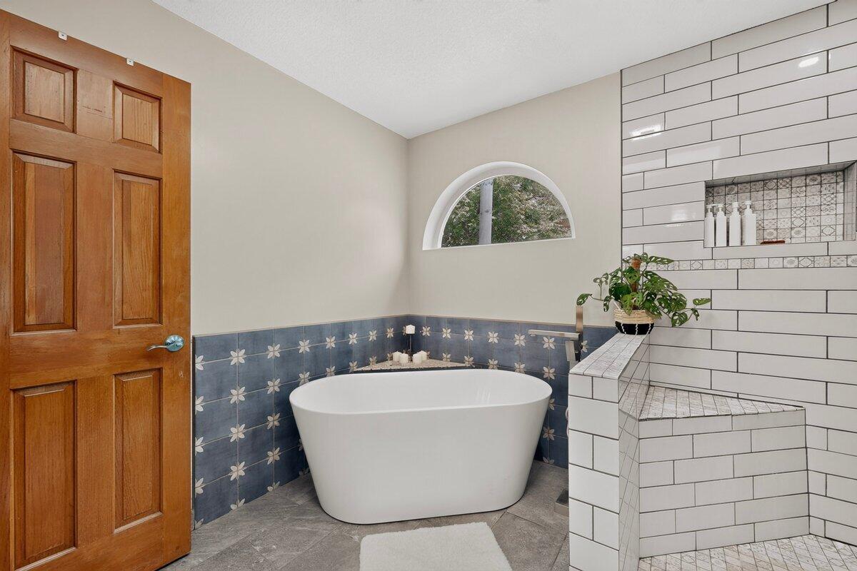 Photo 13 — 7500 Mabry Court NE
