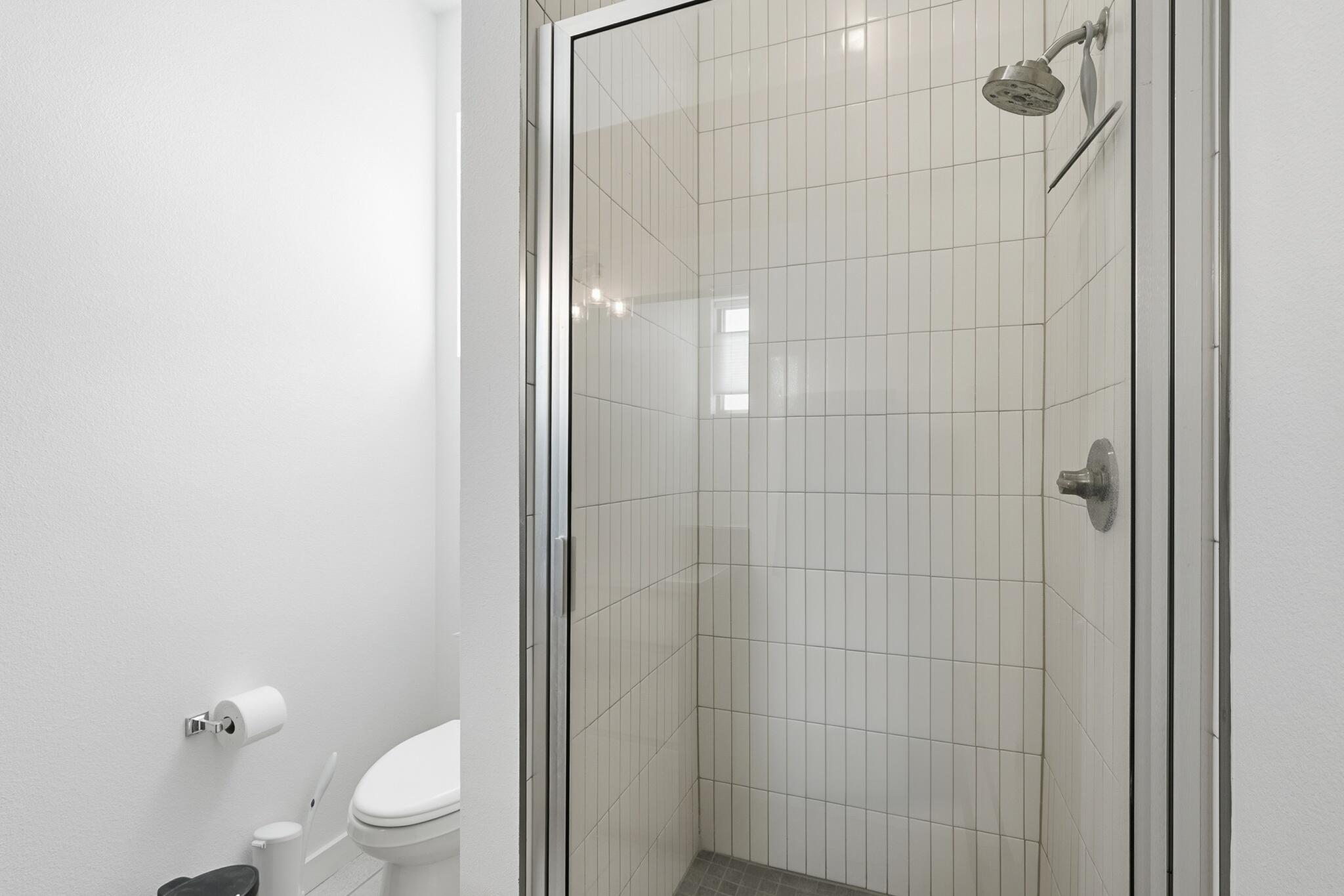 Photo 17 — 301 Platinum Street SW