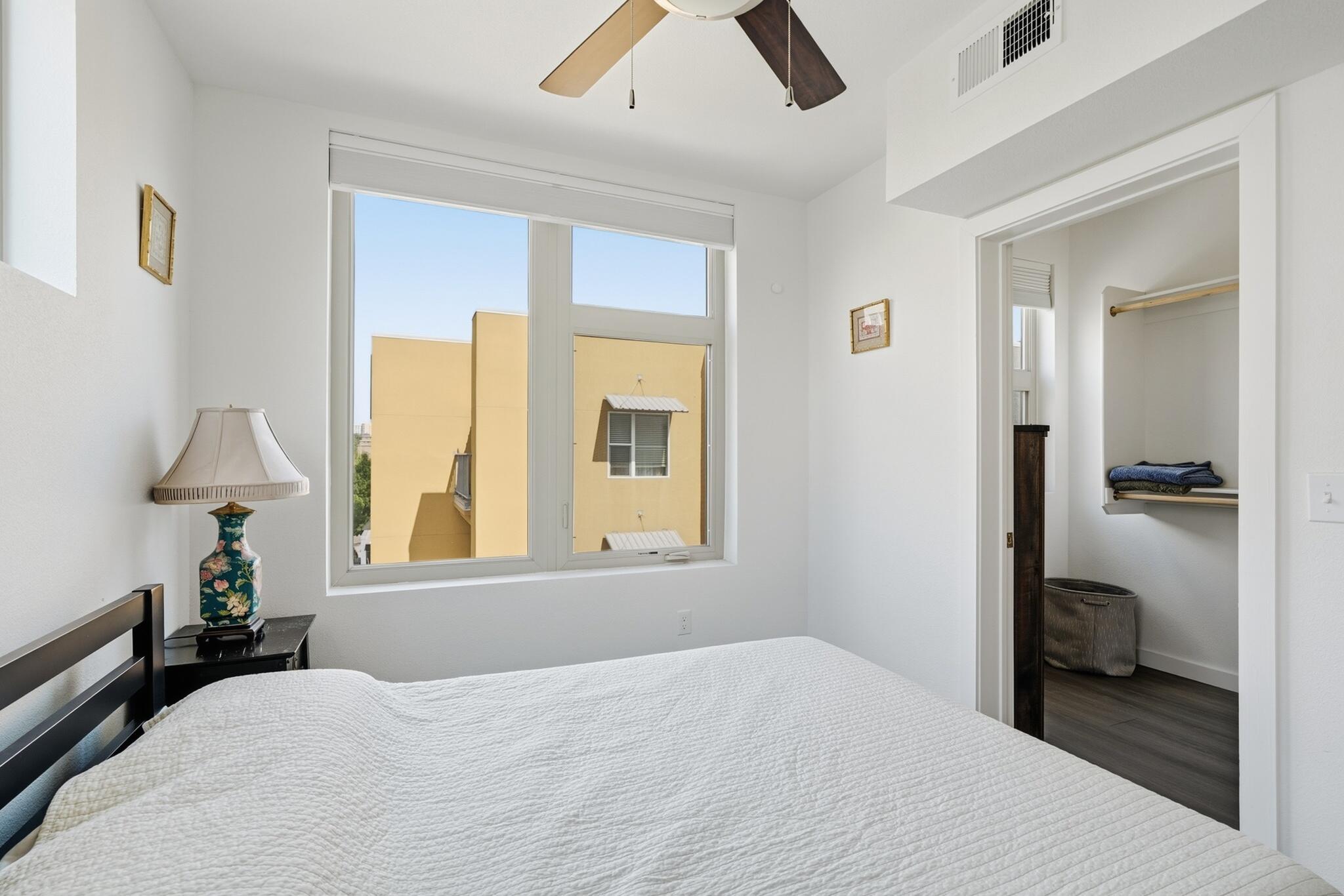 Photo 12 — 301 Platinum Street SW