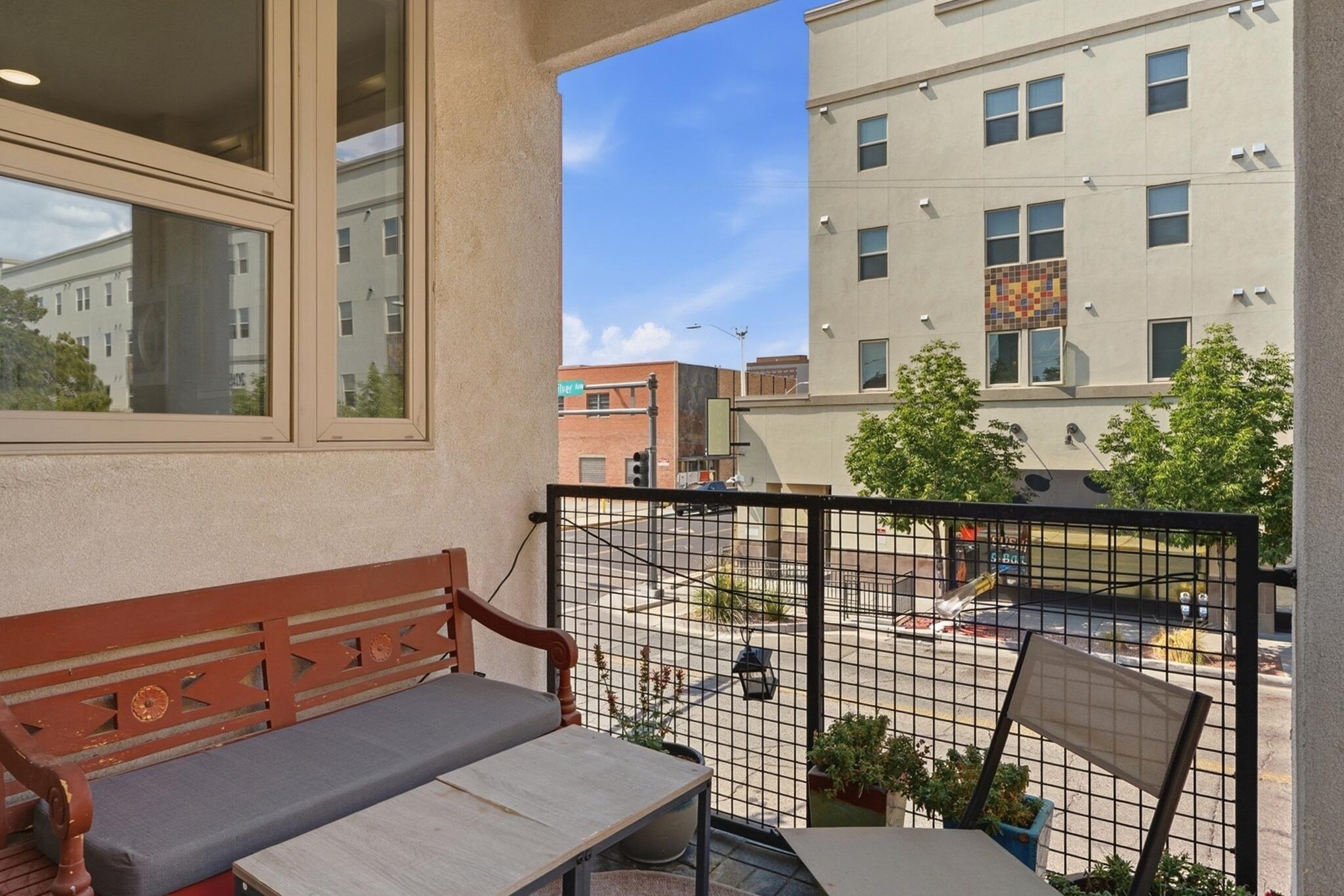 Photo 9 — 301 Platinum Street SW
