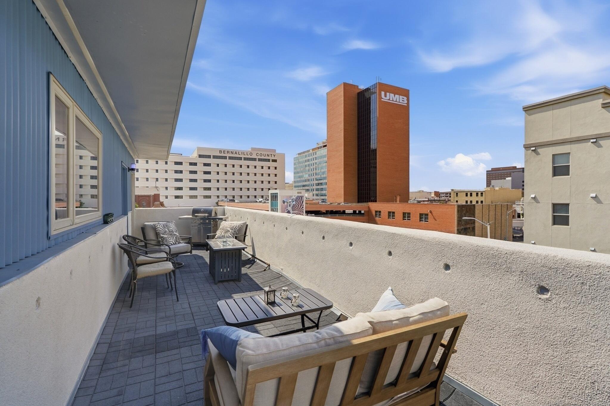 Photo 7 — 301 Platinum Street SW