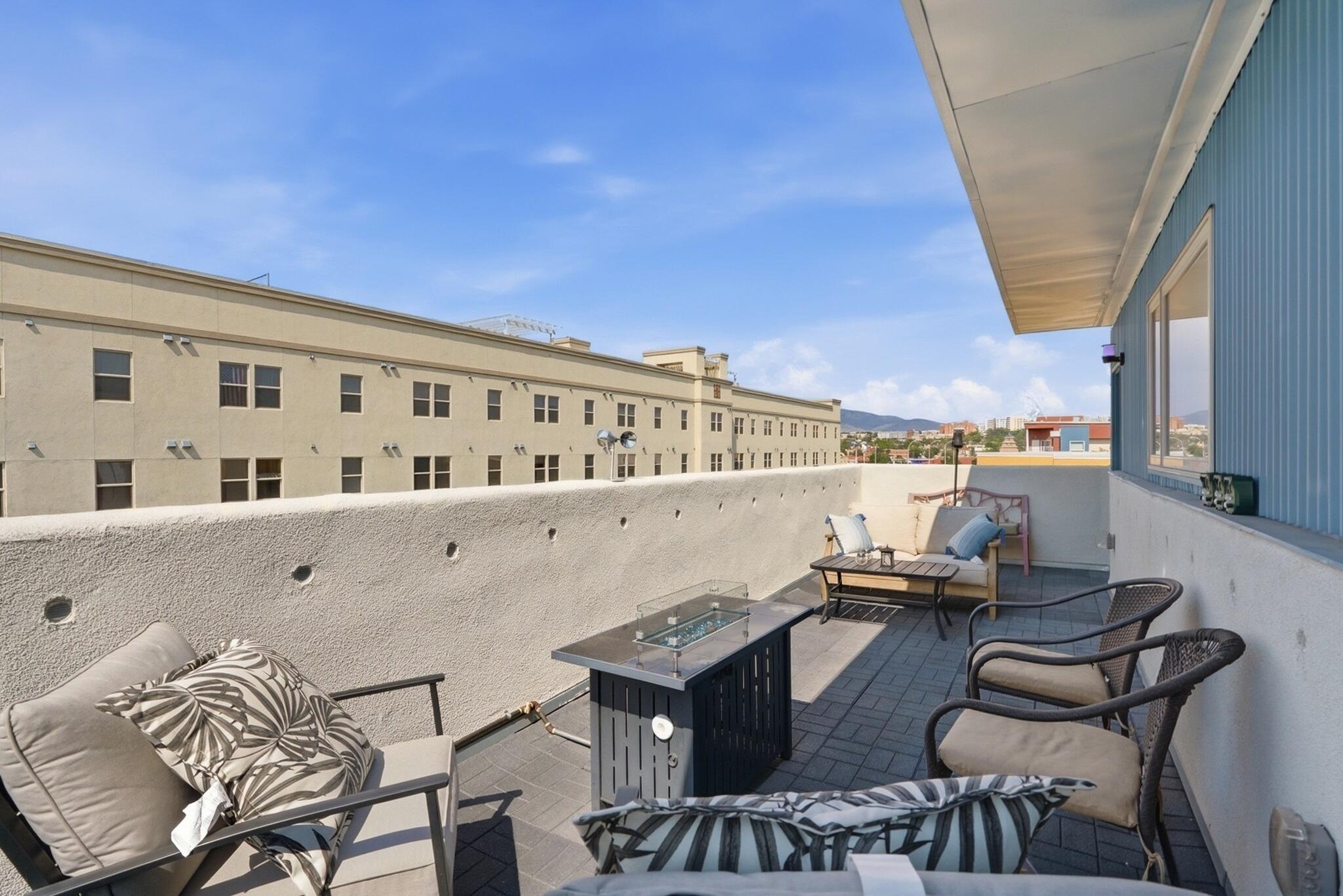 Photo 6 — 301 Platinum Street SW