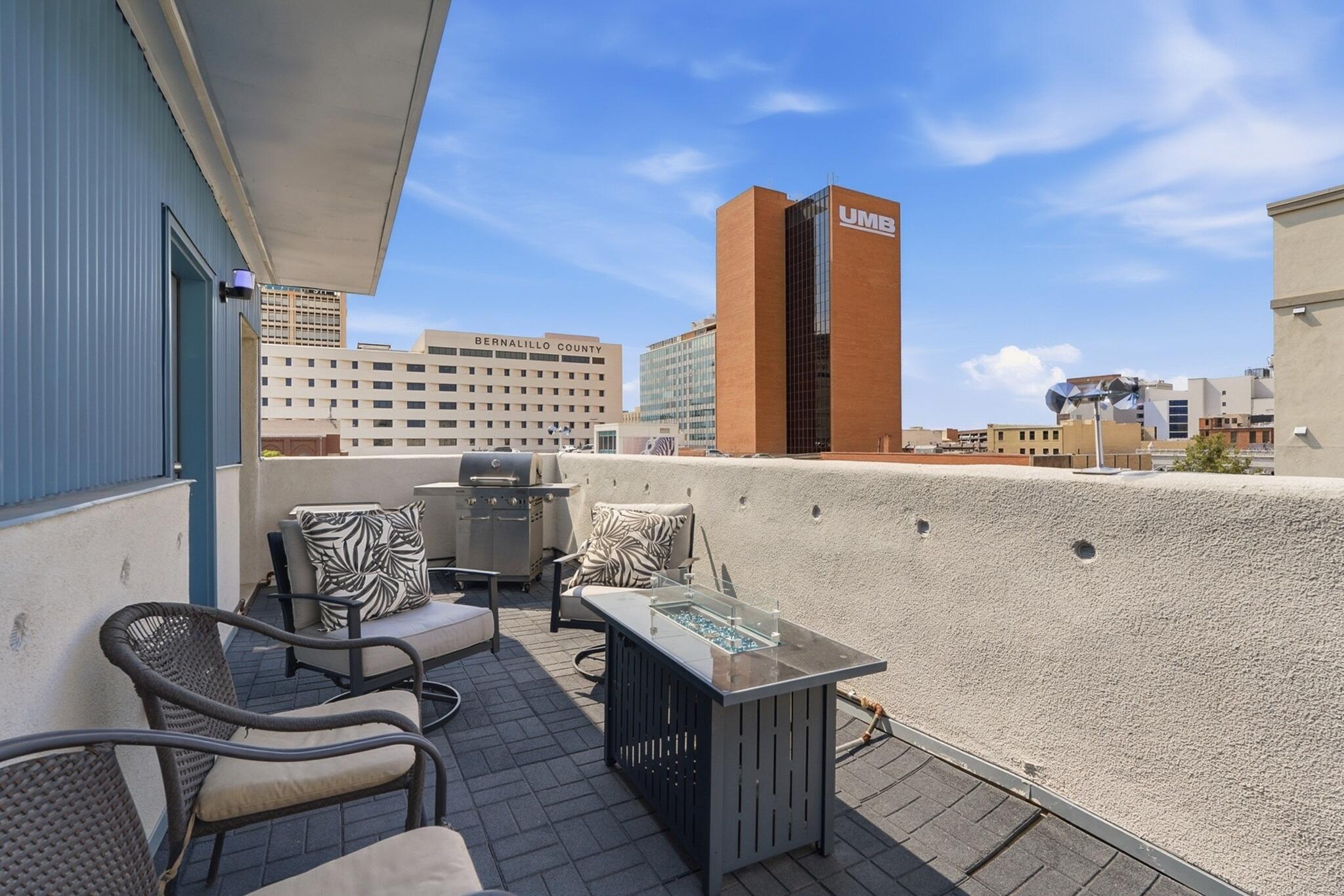 Photo 4 — 301 Platinum Street SW