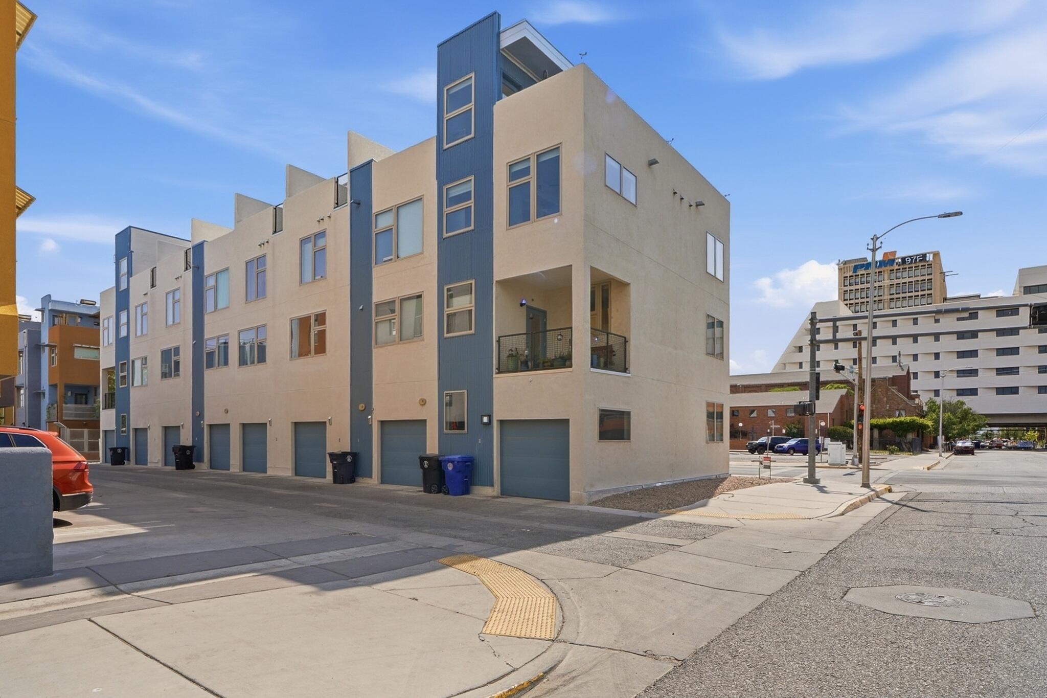 Photo 2 — 301 Platinum Street SW