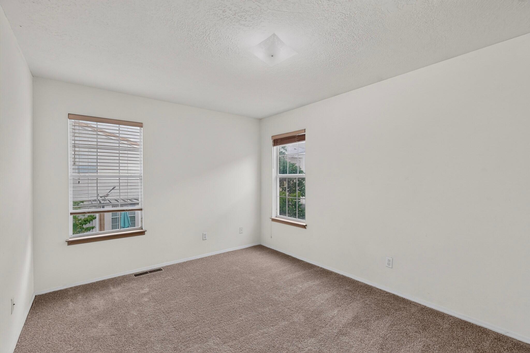 Photo 19 — 1909 Amor Drive NW