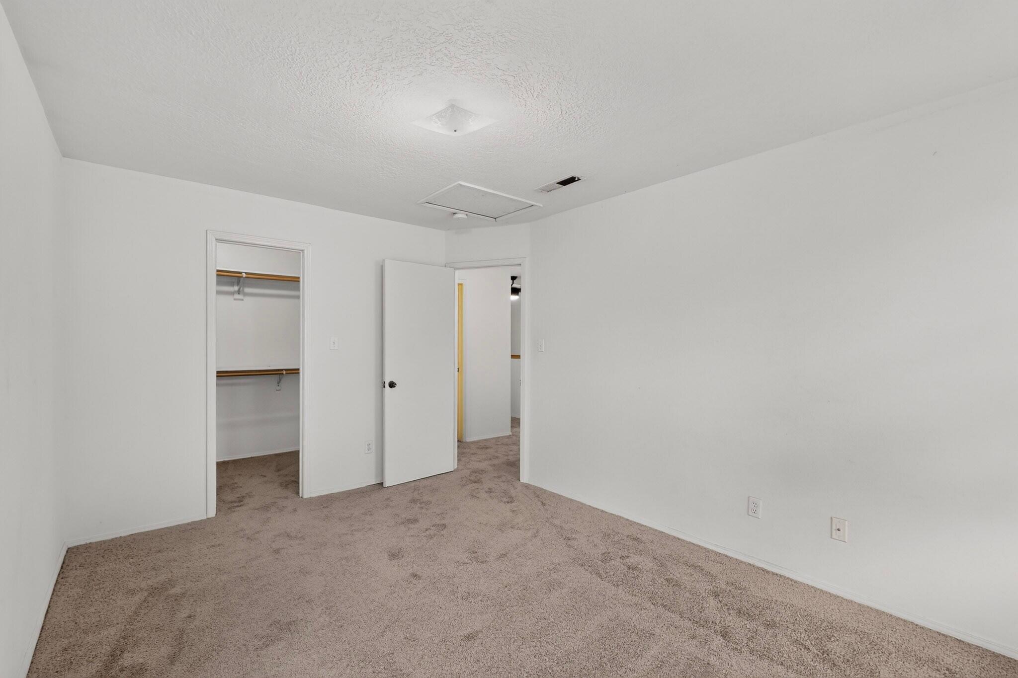 Photo 16 — 1909 Amor Drive NW