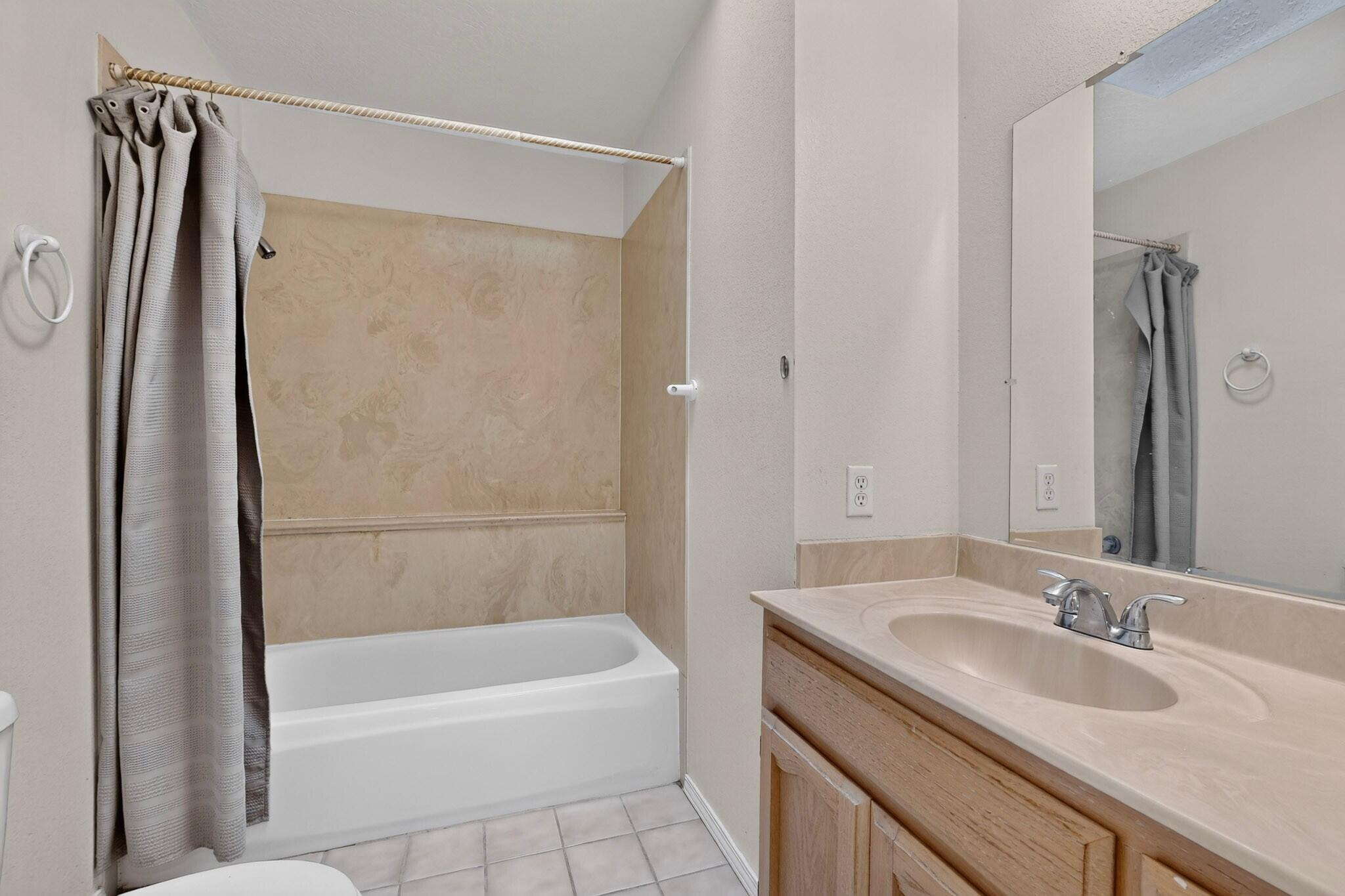 Photo 15 — 1909 Amor Drive NW