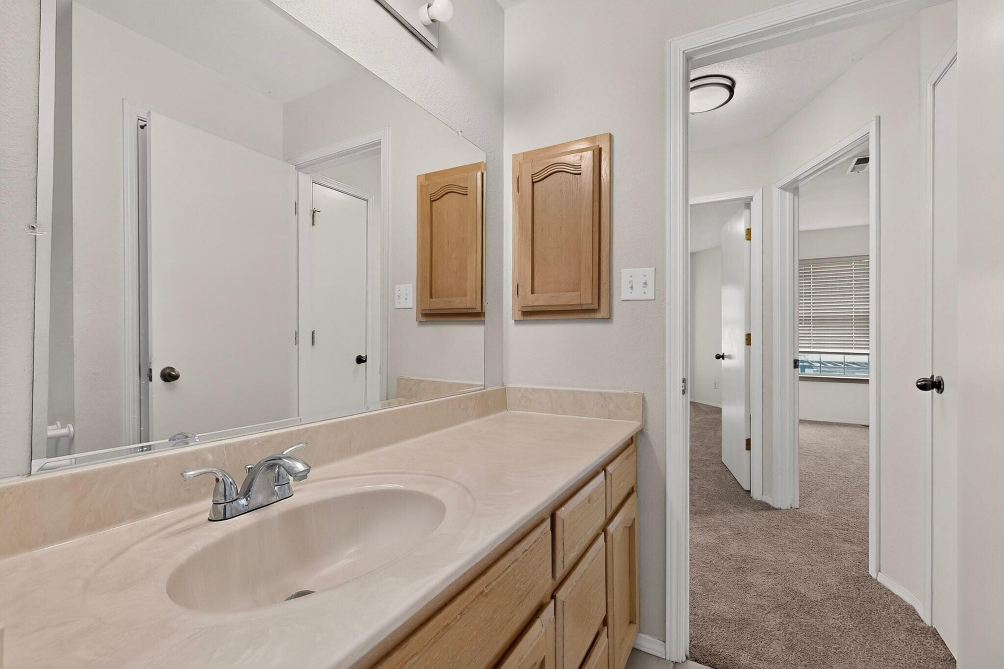 Photo 14 — 1909 Amor Drive NW