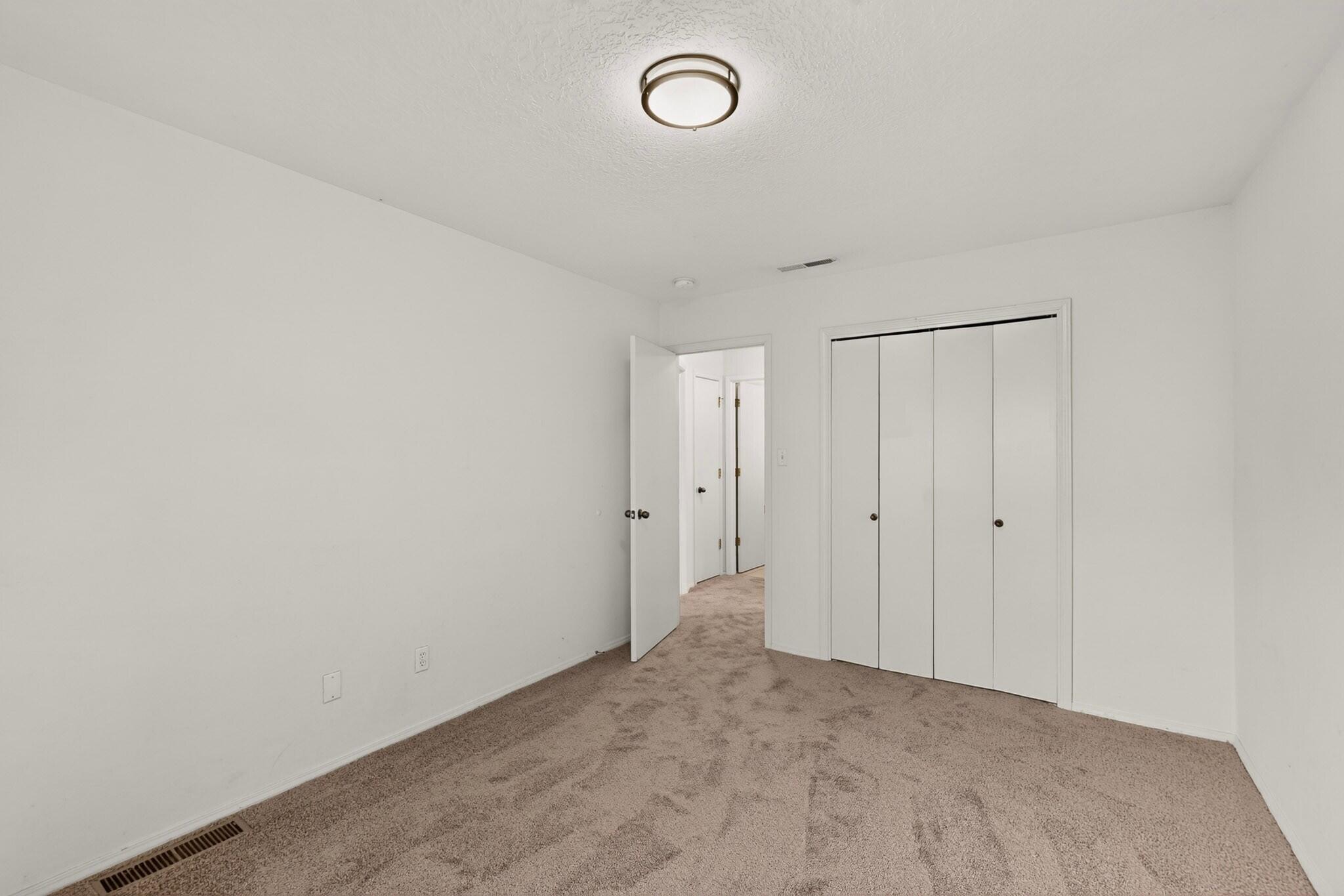 Photo 10 — 1909 Amor Drive NW