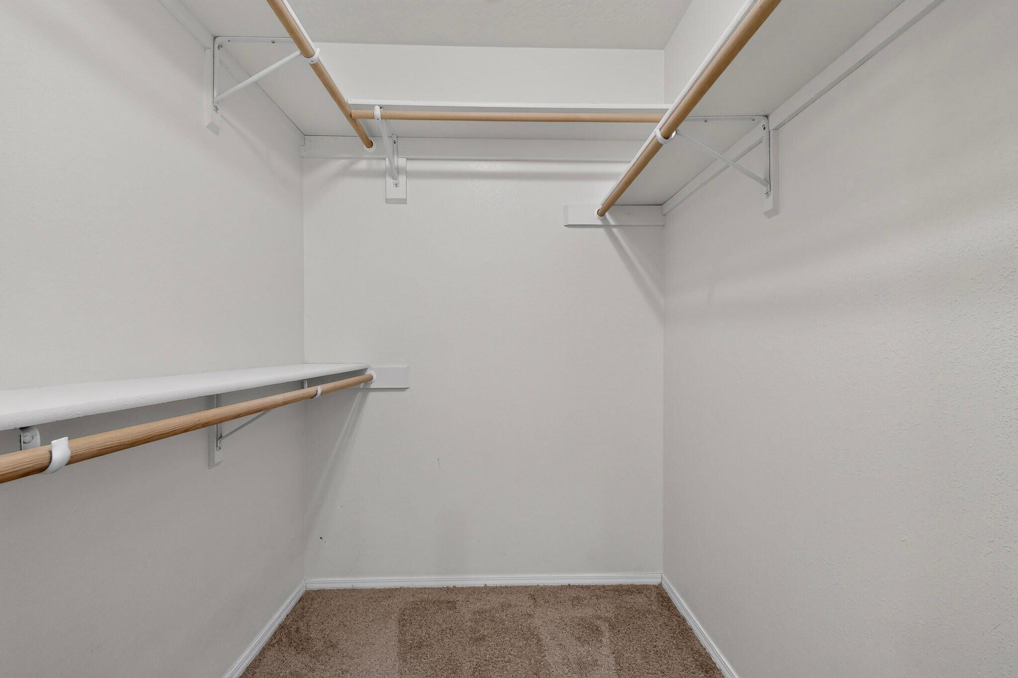 Photo 9 — 1909 Amor Drive NW