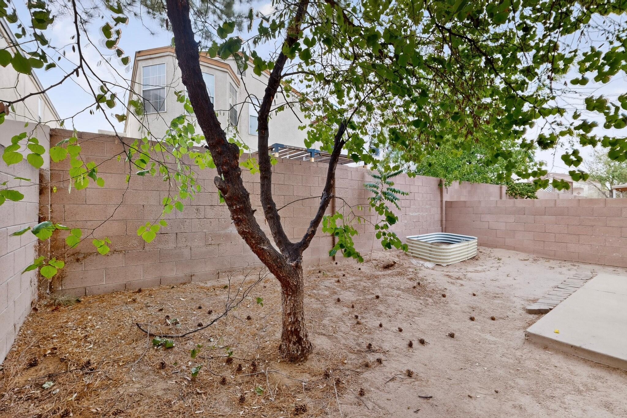 Photo 5 — 1909 Amor Drive NW