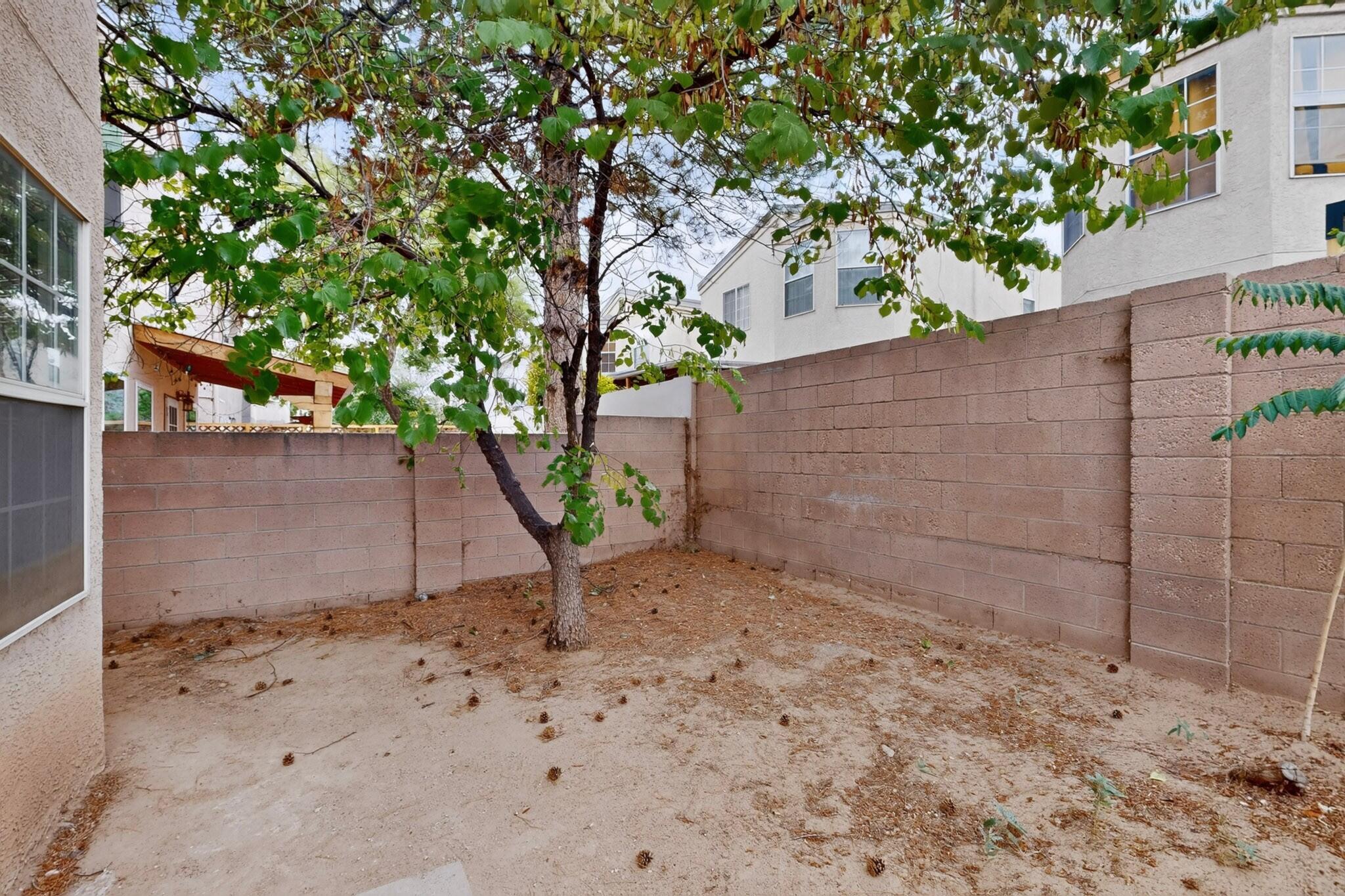 Photo 4 — 1909 Amor Drive NW
