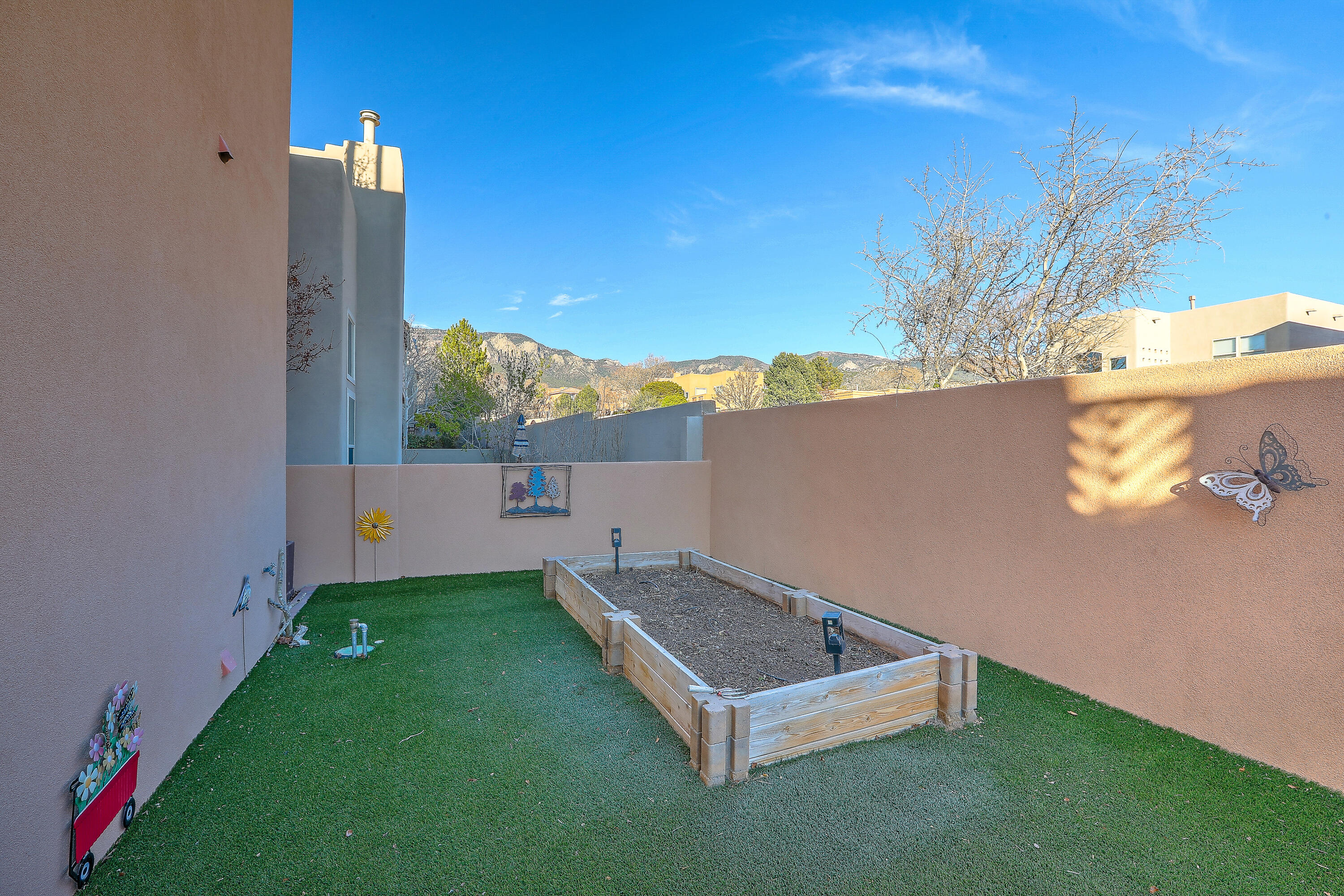 Photo 11 — 6300 Calla Lily Circle NE