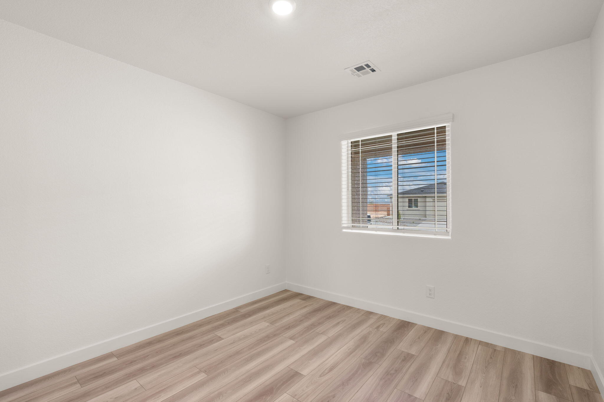 Photo 20 — 1512 Rawhide Loop NE