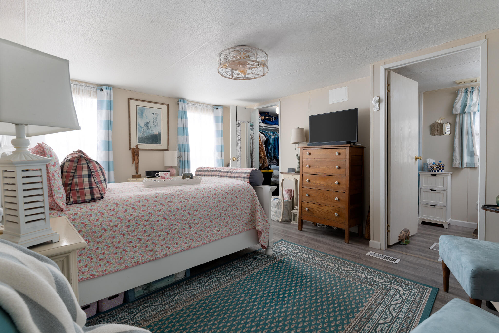 Photo 12 — 309 N Cedardale Avenue