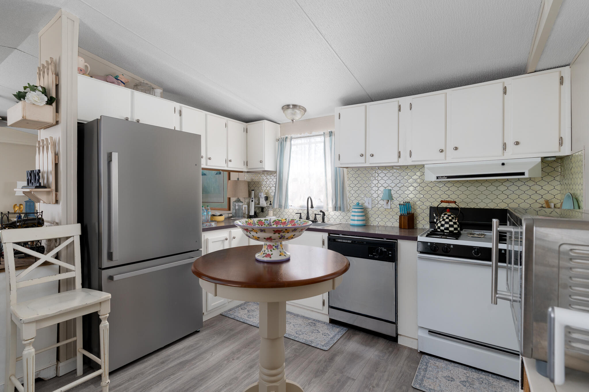 Photo 2 — 309 N Cedardale Avenue