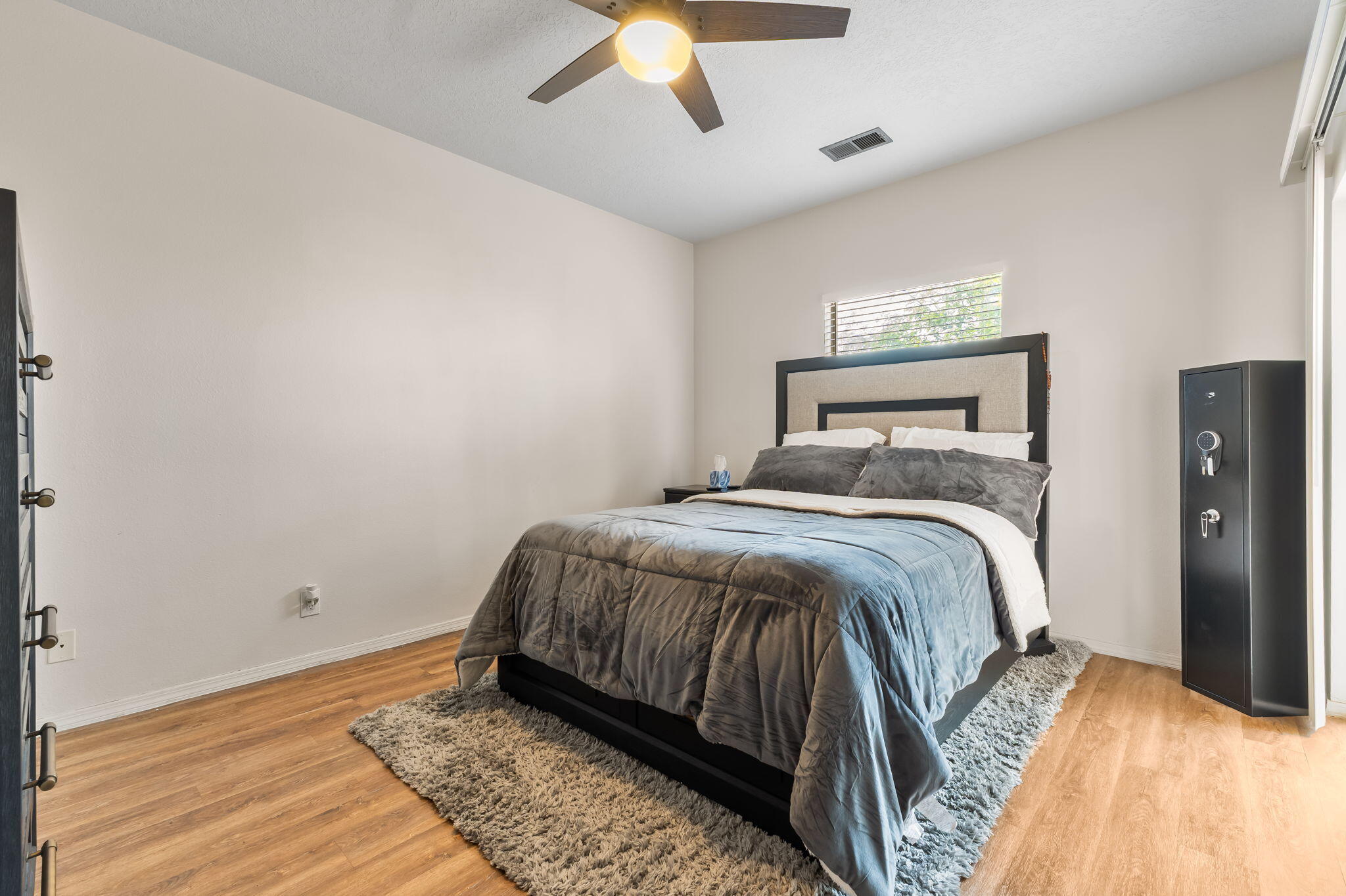 Photo 15 — 7323 Niquel Place NW