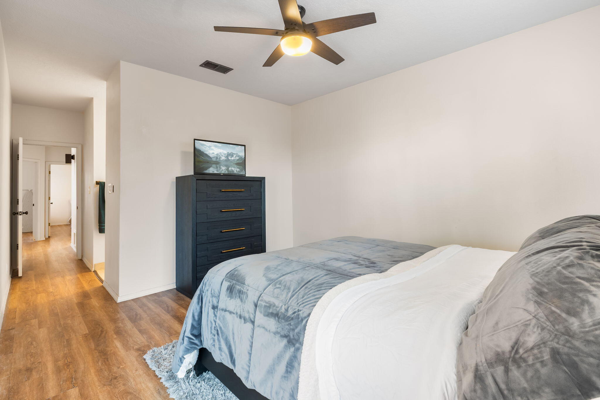 Photo 13 — 7323 Niquel Place NW