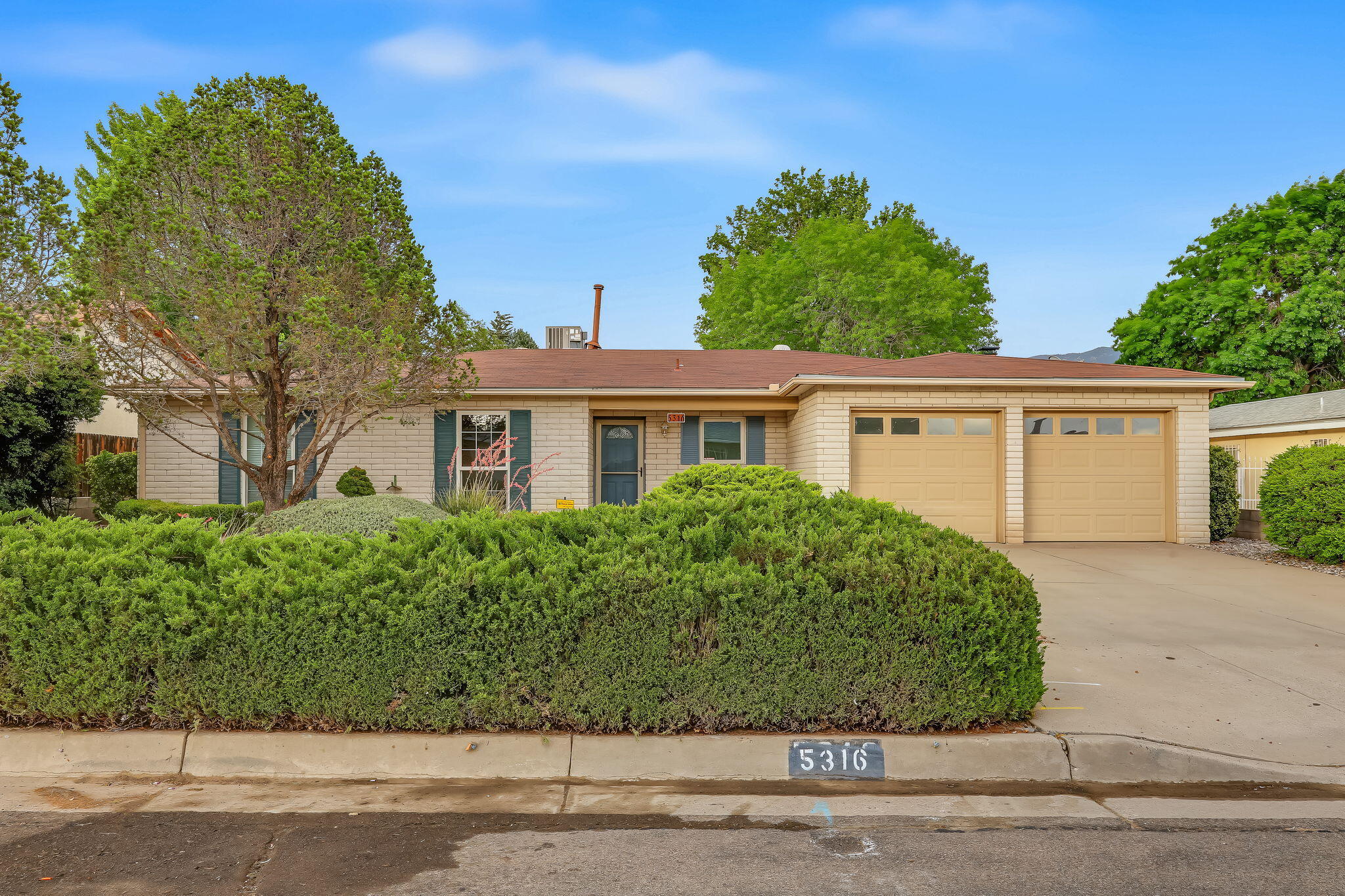 5316 Van Christopher Drive NE