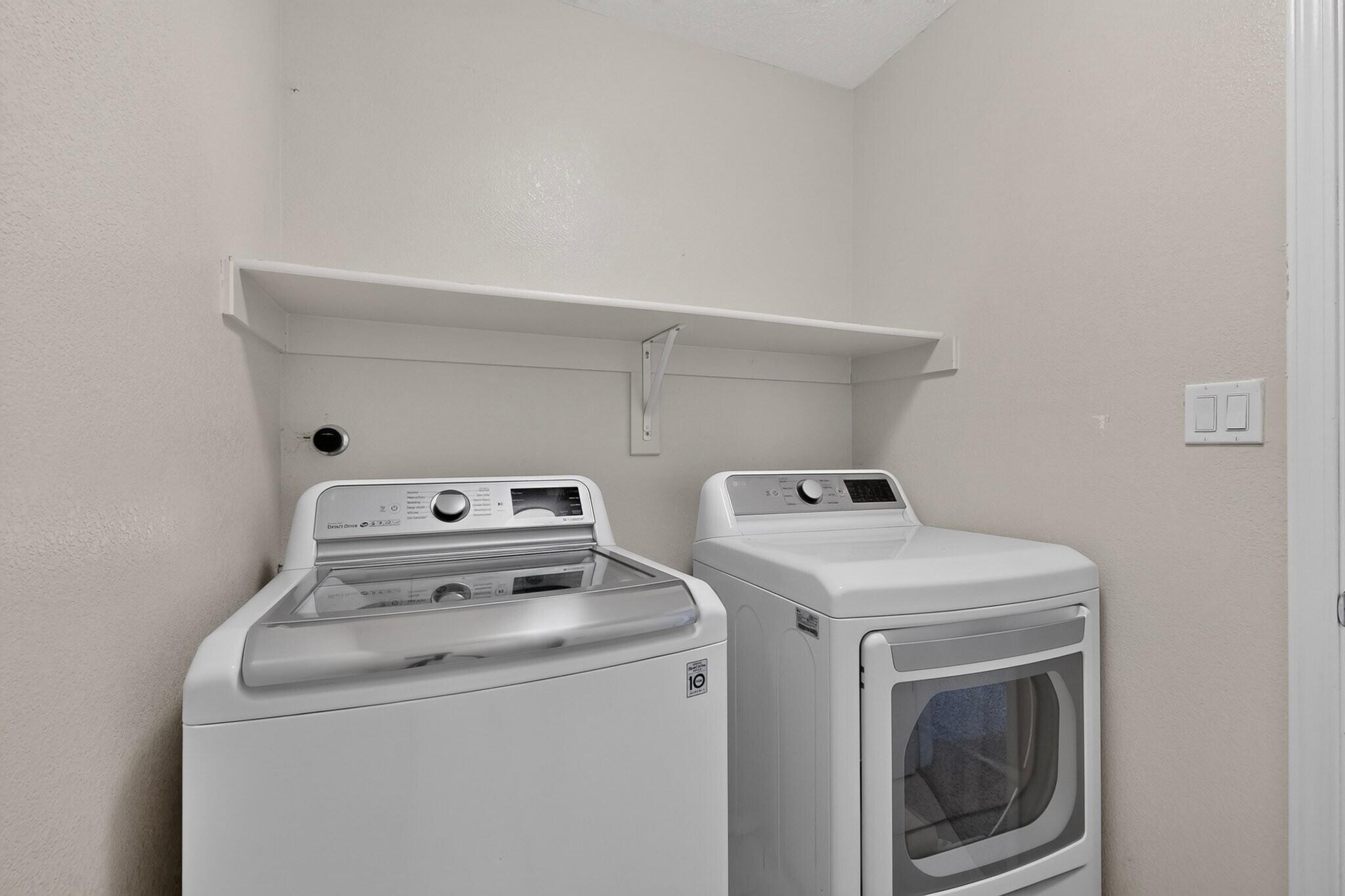 Photo 11 — 9127 Prairie Vista Drive NE