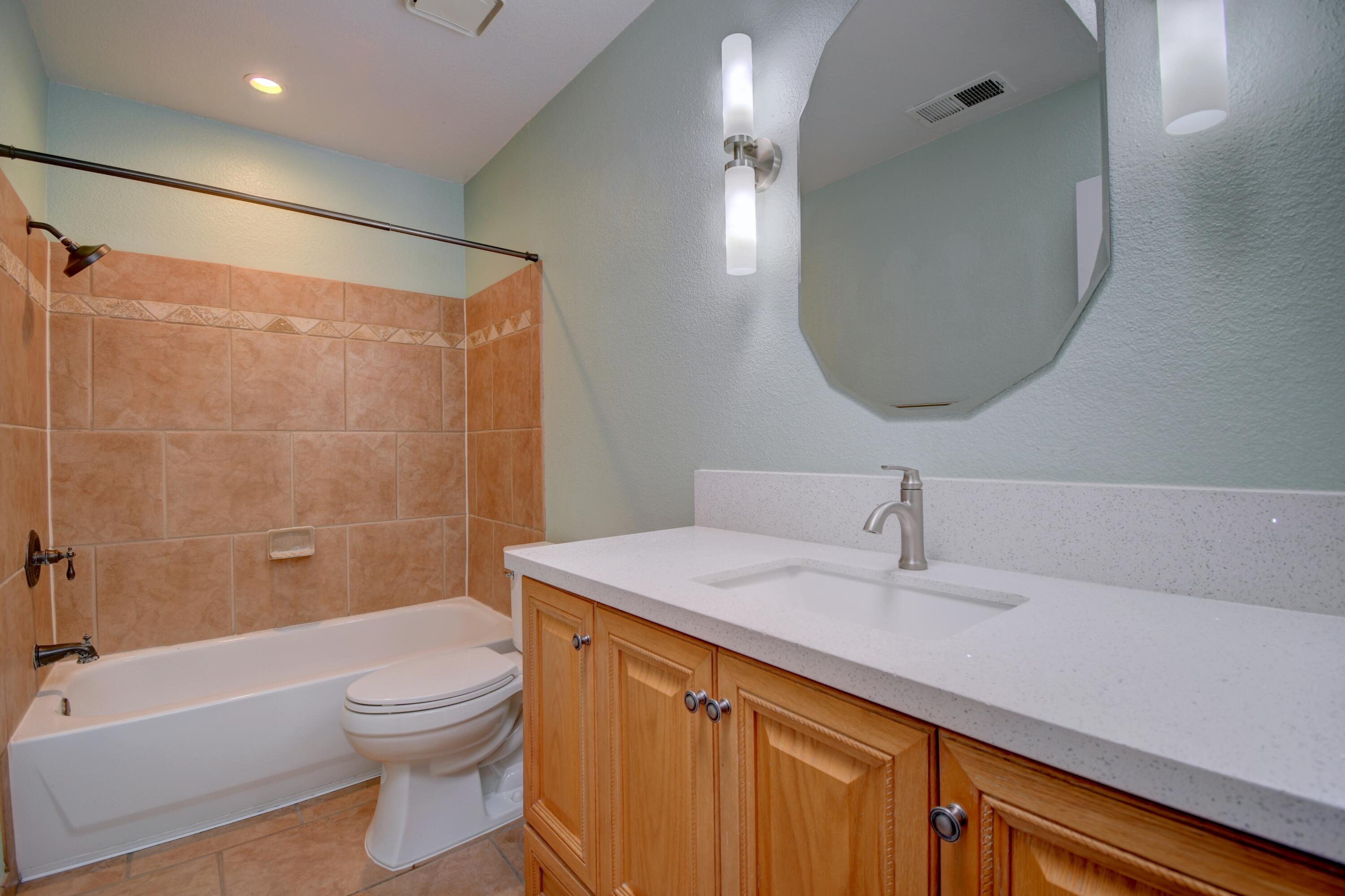 Photo 17 — 763 Western Hills Drive SE