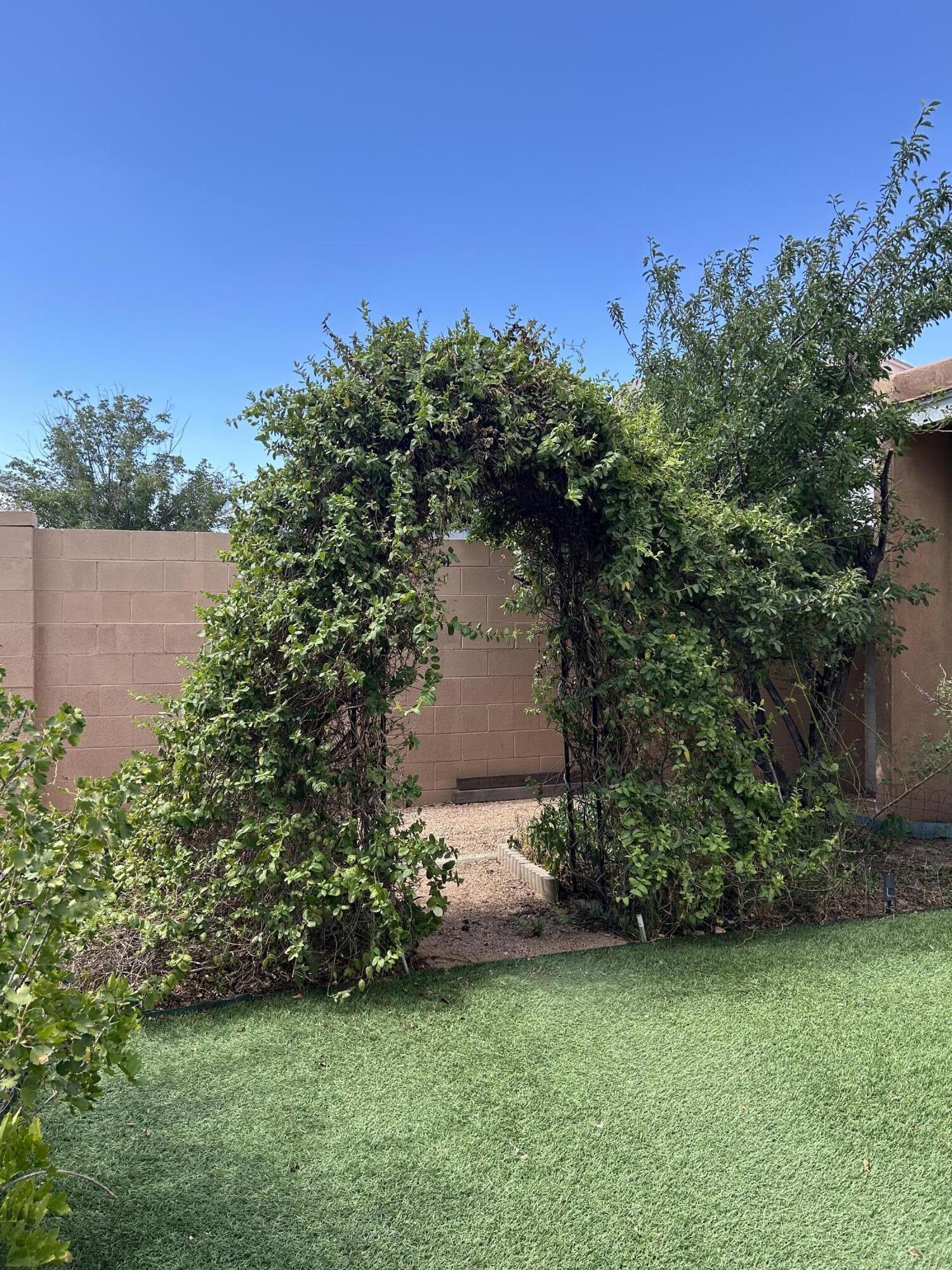 Photo 4 — 763 Western Hills Drive SE