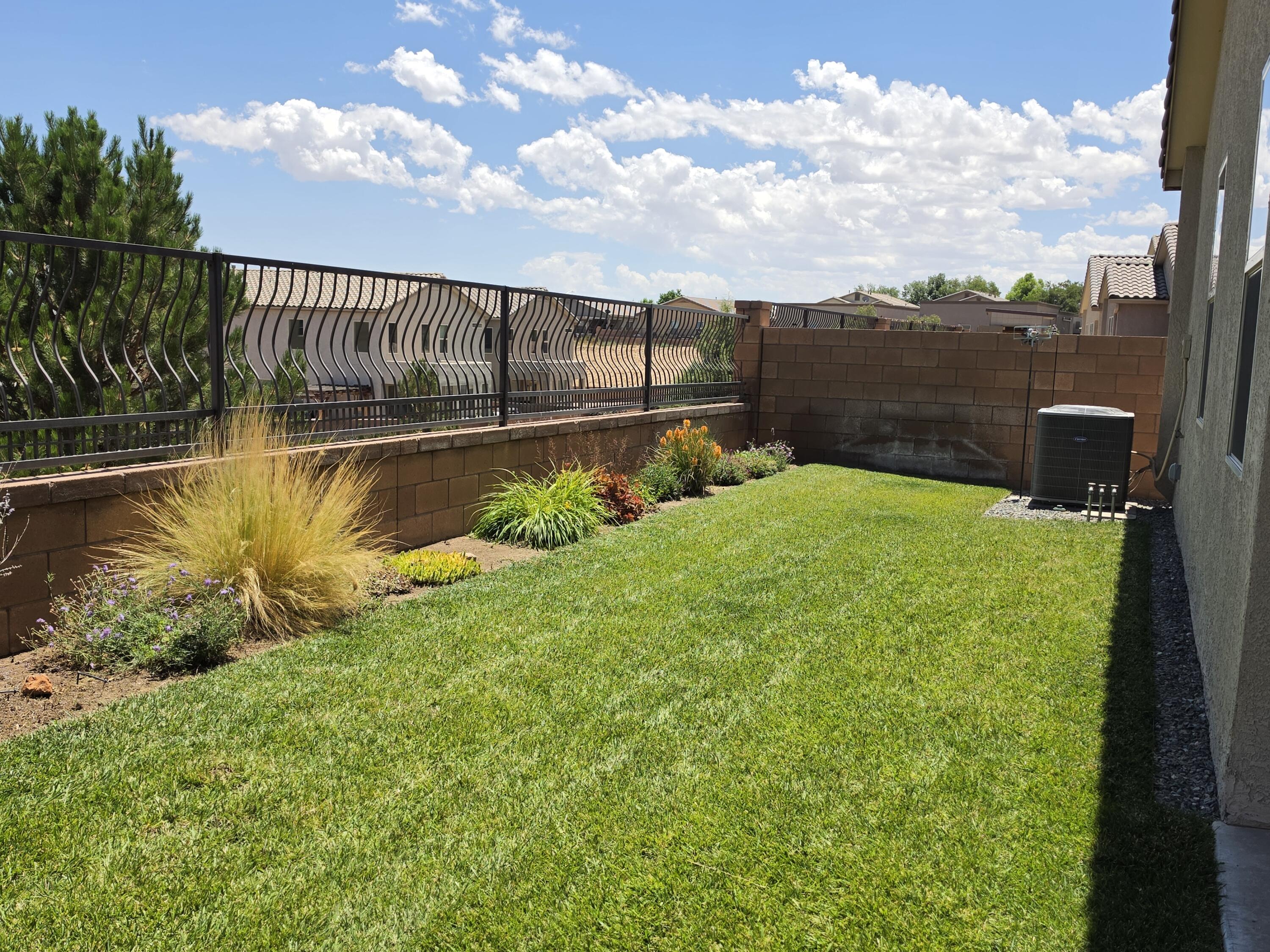 Photo 12 — 1765 W Valle Vista Road NW