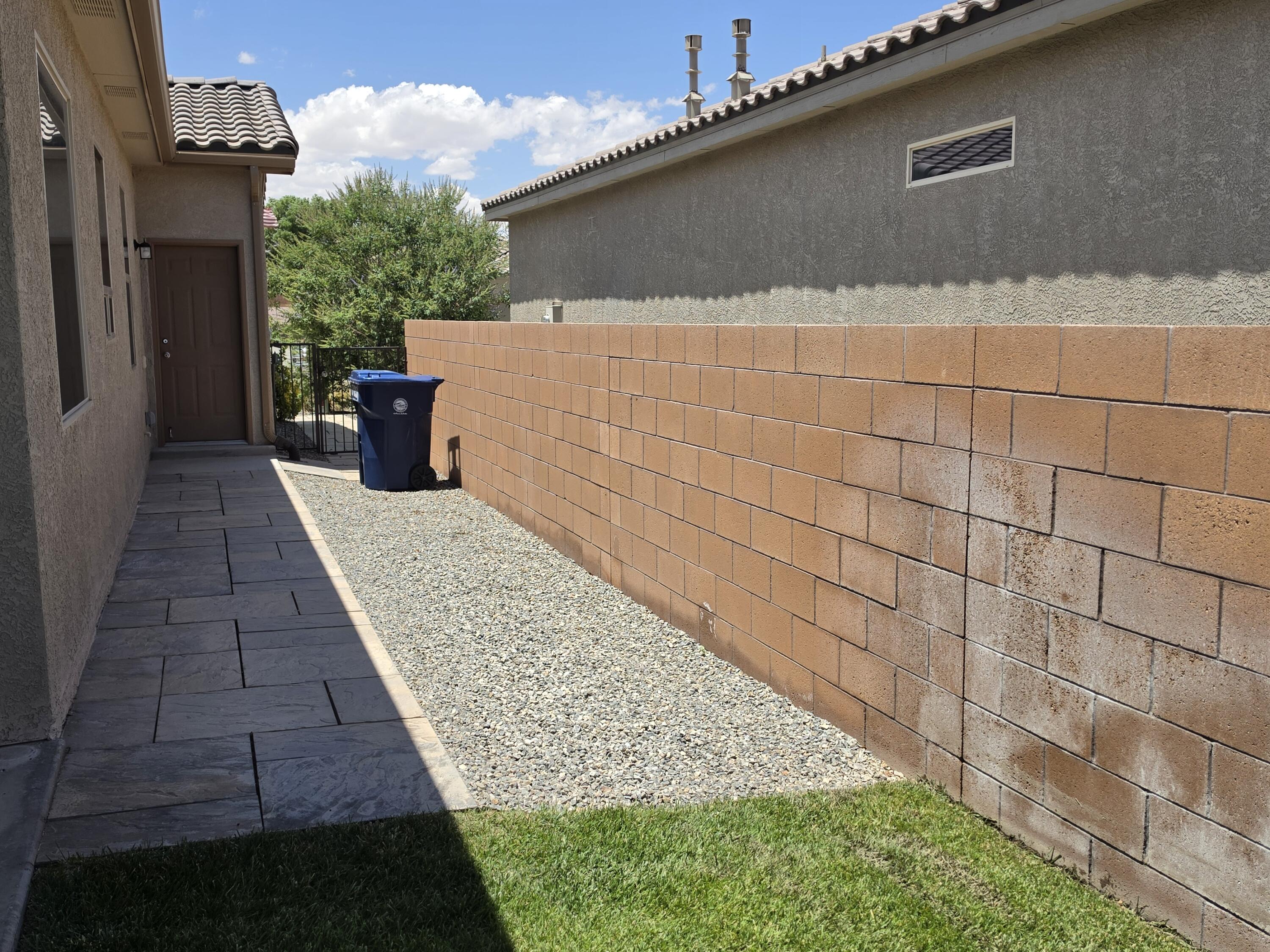 Photo 10 — 1765 W Valle Vista Road NW