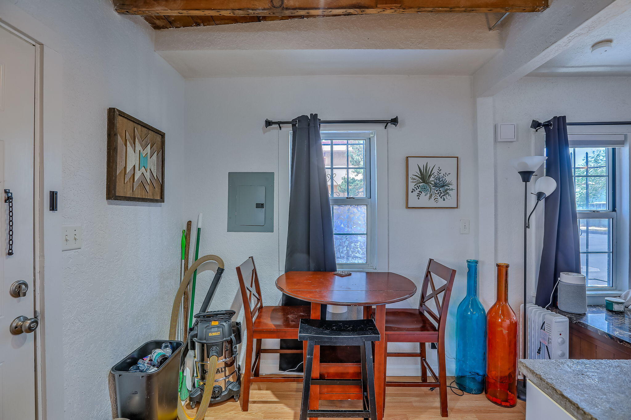 Photo 19 — 905 Coal Avenue SW