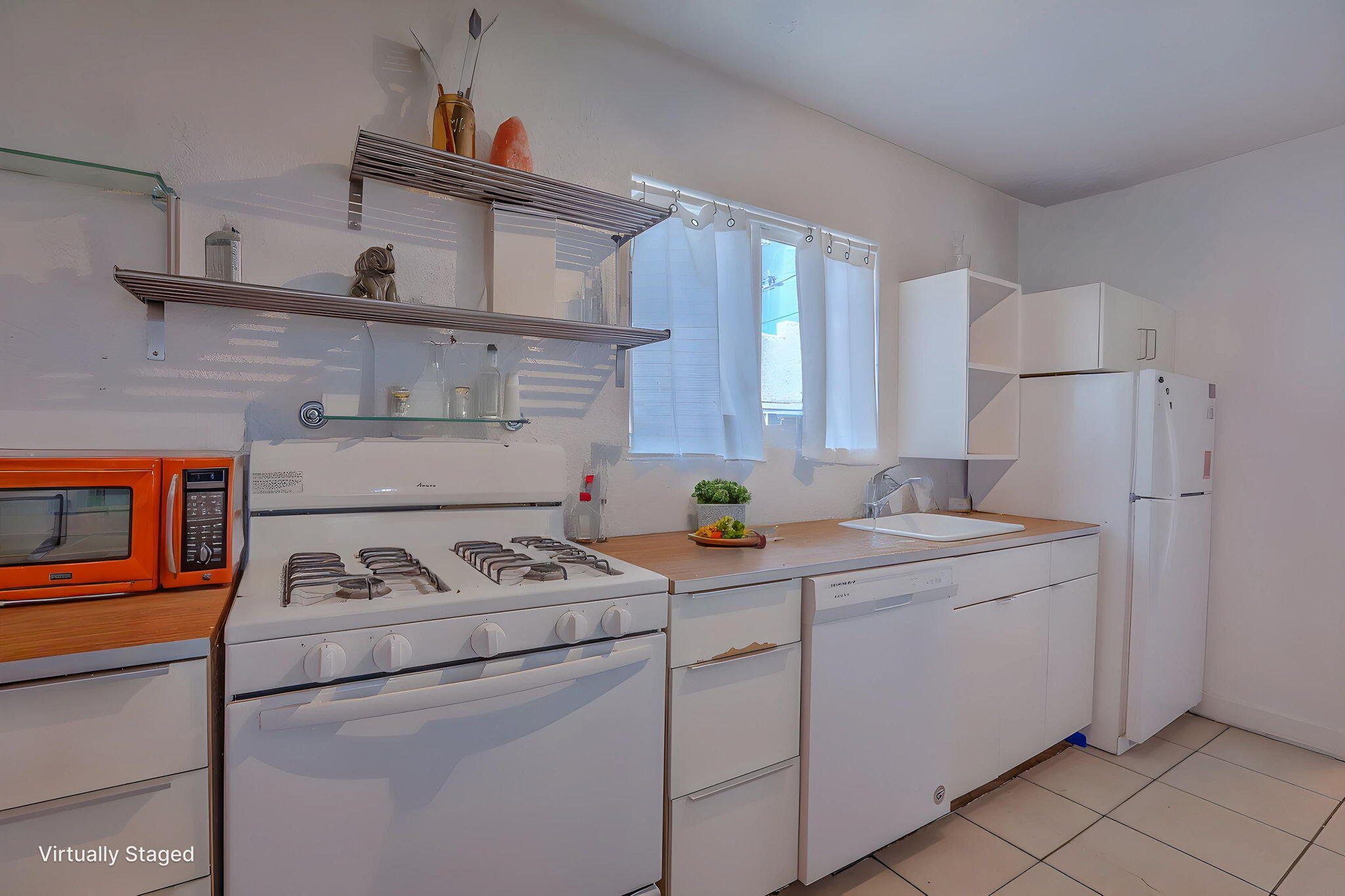 Photo 14 — 905 Coal Avenue SW