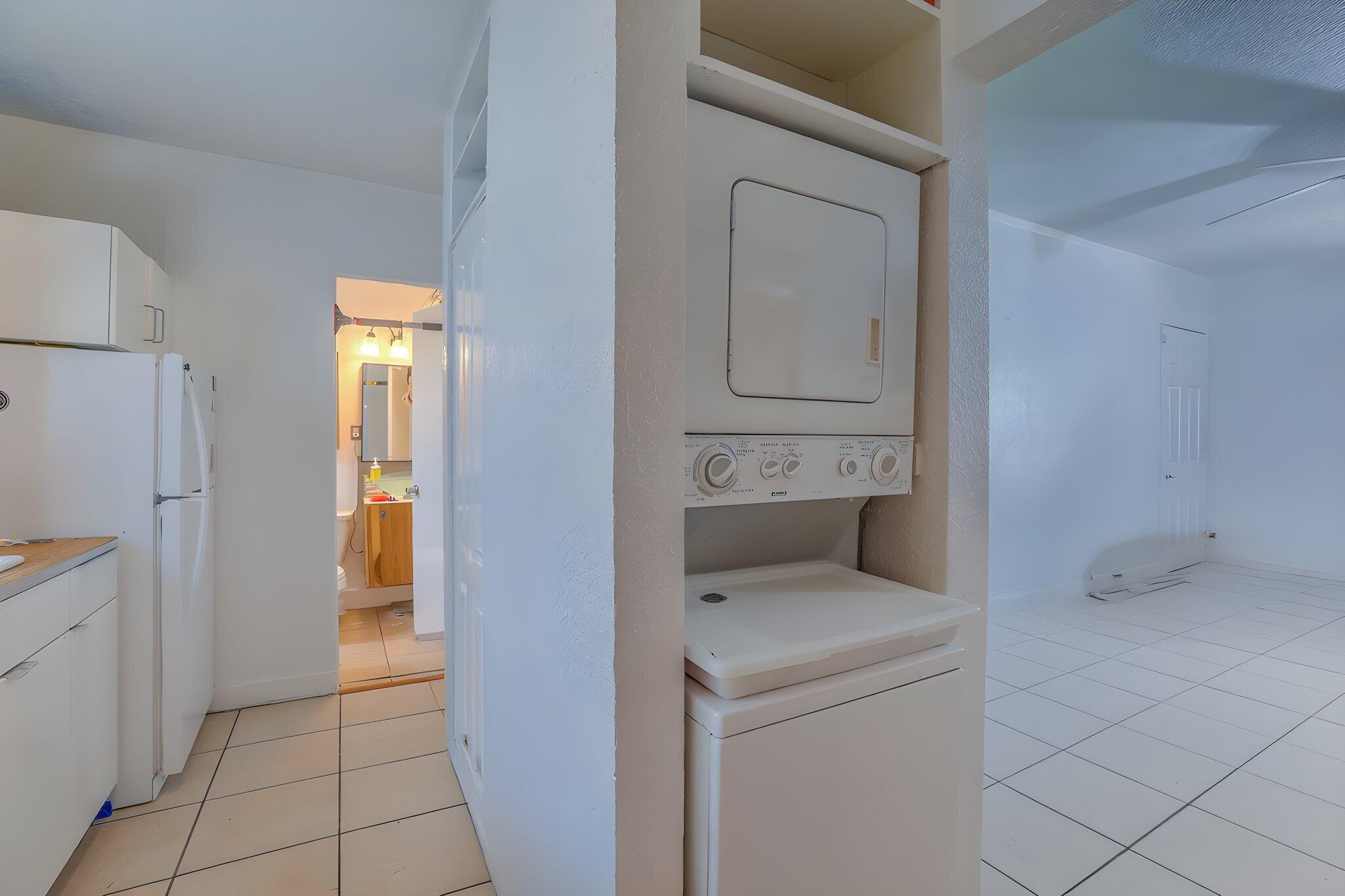 Photo 13 — 905 Coal Avenue SW