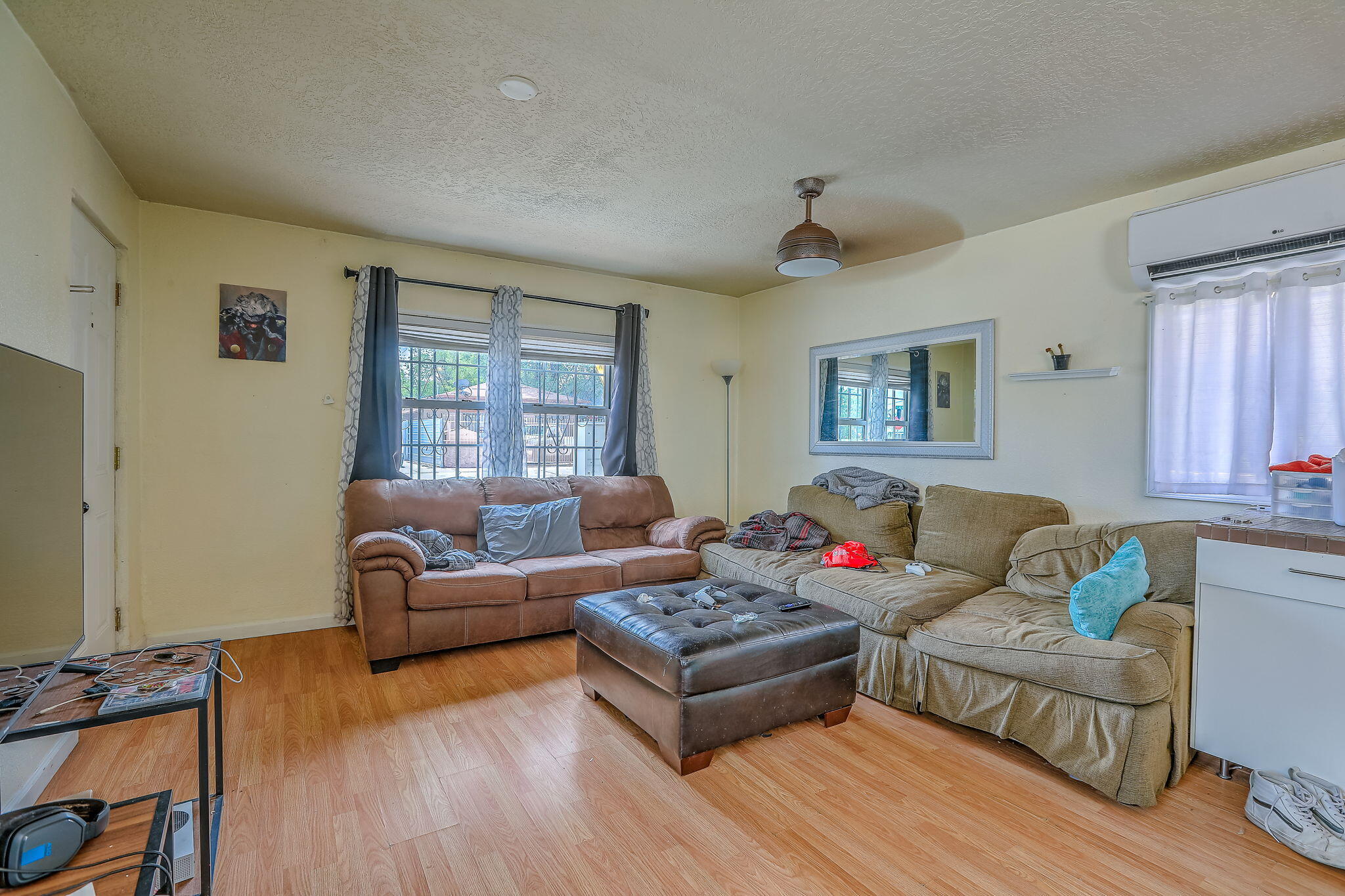 Photo 6 — 905 Coal Avenue SW