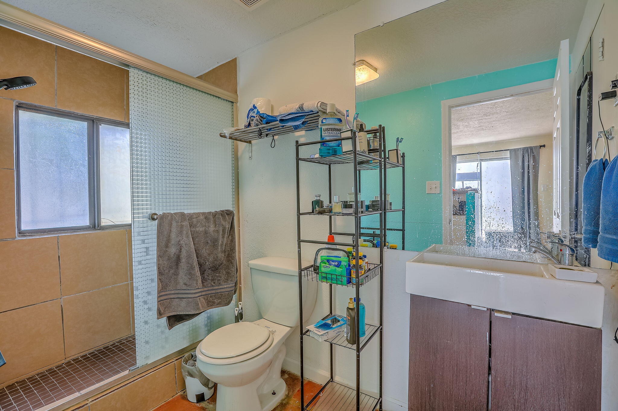Photo 4 — 905 Coal Avenue SW