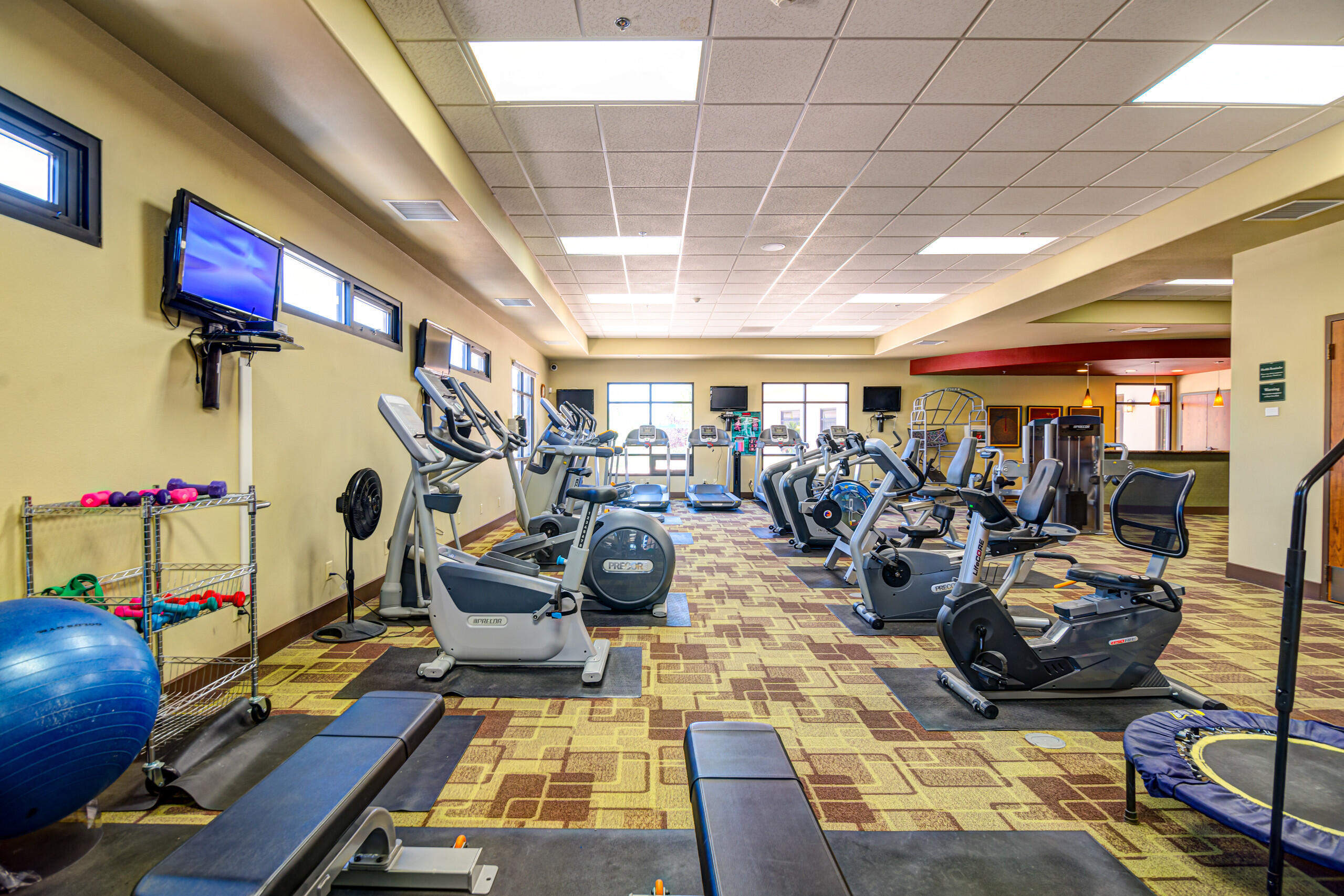 Photo 11 — 520 Pecos River Road SW